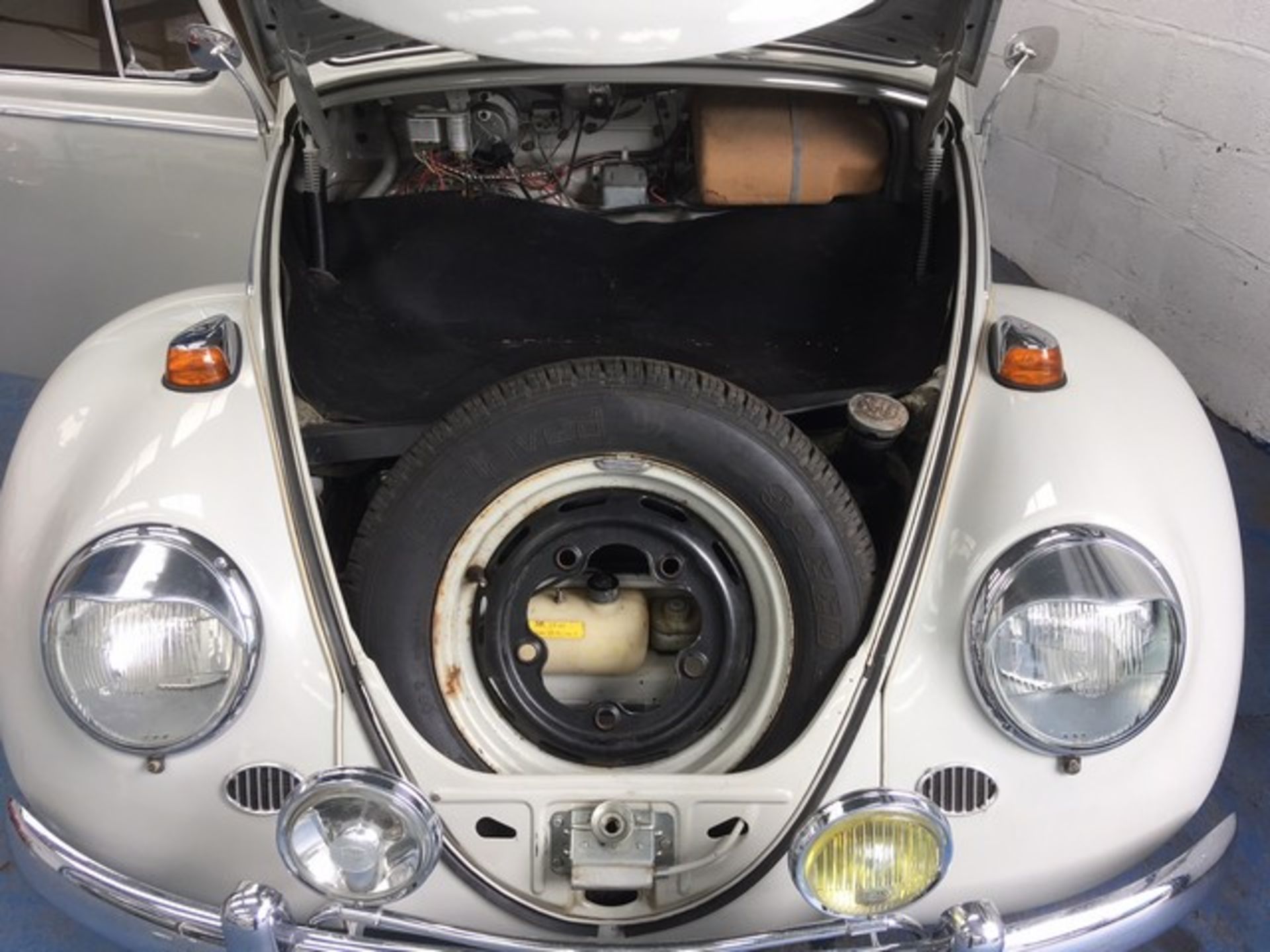 VOLKSWAGEN BEETLE 1300 - 1285cc - Bild 10 aus 15