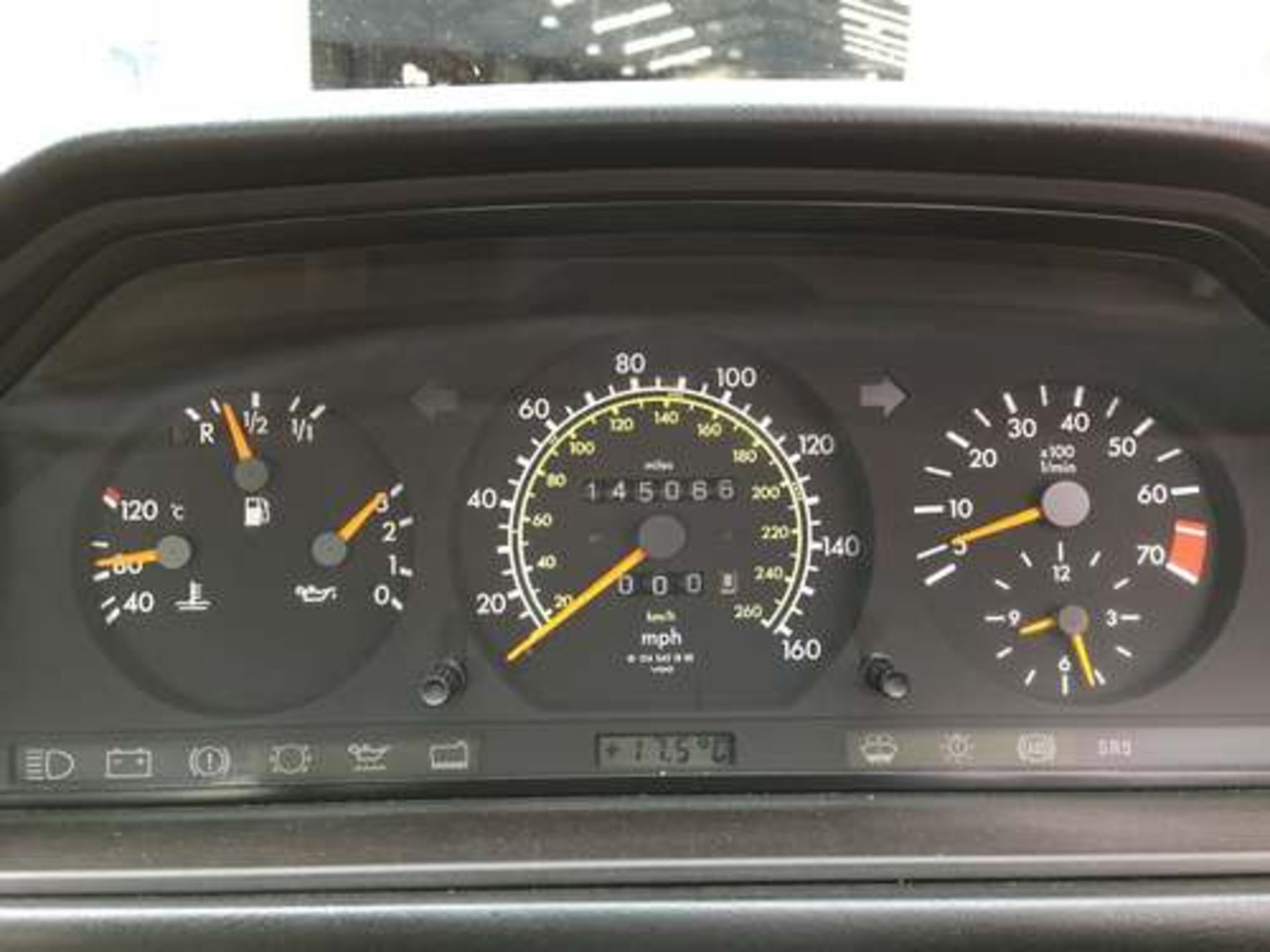 MERCEDES E320 AUTO - 3199cc - Image 15 of 18