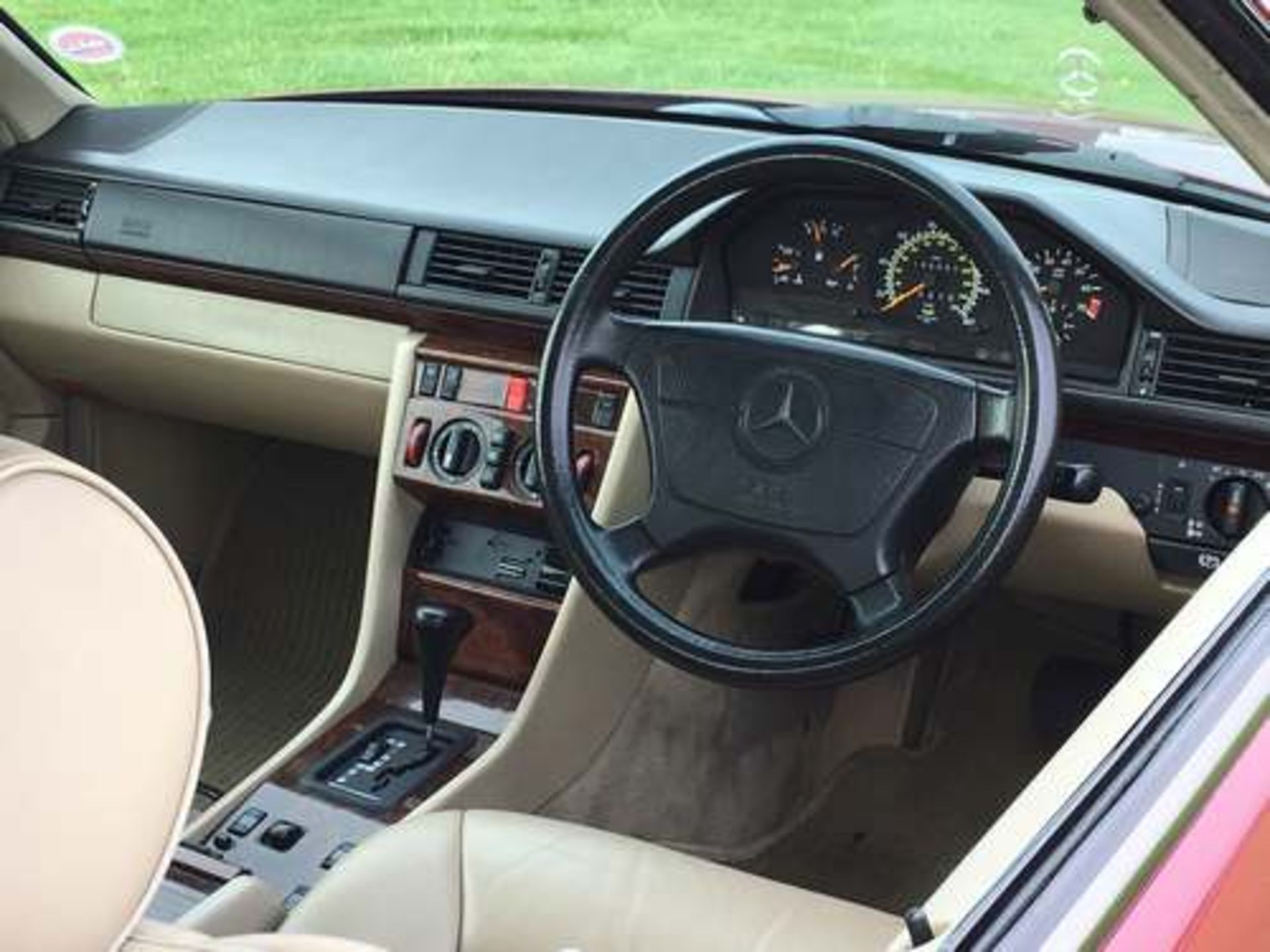 MERCEDES E320 AUTO - 3199cc - Image 10 of 18