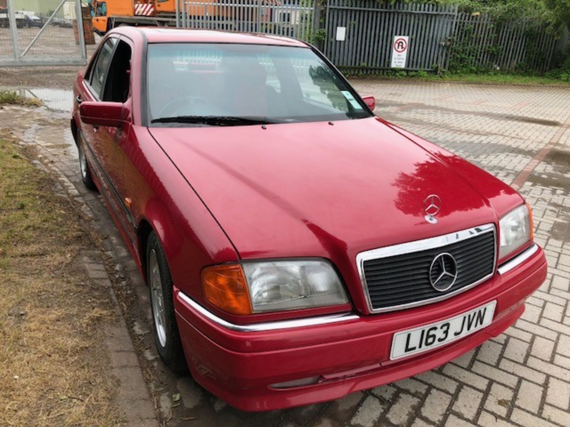 MERCEDES C180 - 1797cc - Image 5 of 9