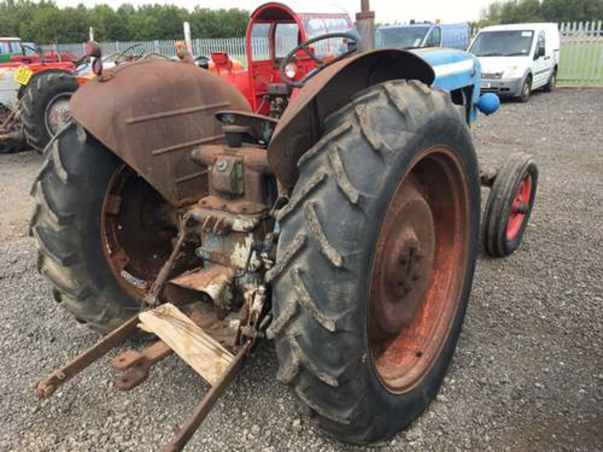 FORDSON MAJOR - Bild 4 aus 11