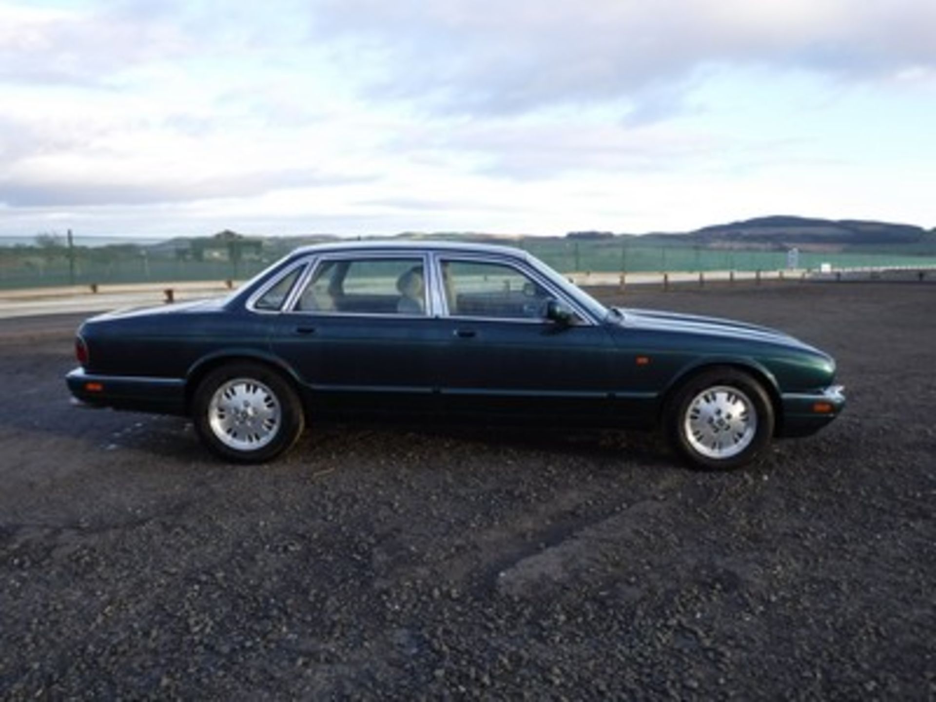 JAGUAR SOVEREIGN - 3980cc - Image 4 of 18