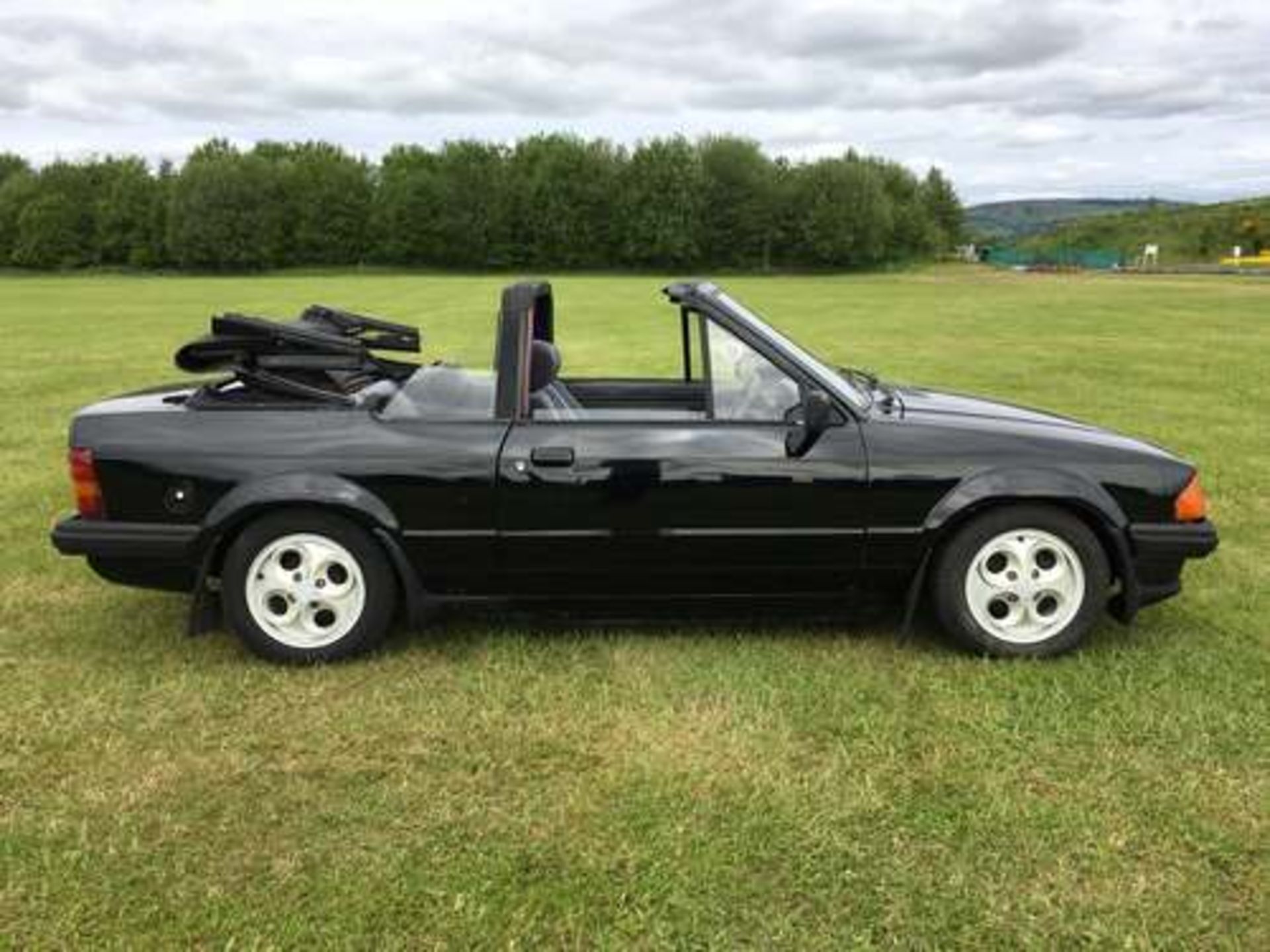 FORD ESCORT 1.6I CABRIOLET - 1597cc - Image 6 of 20