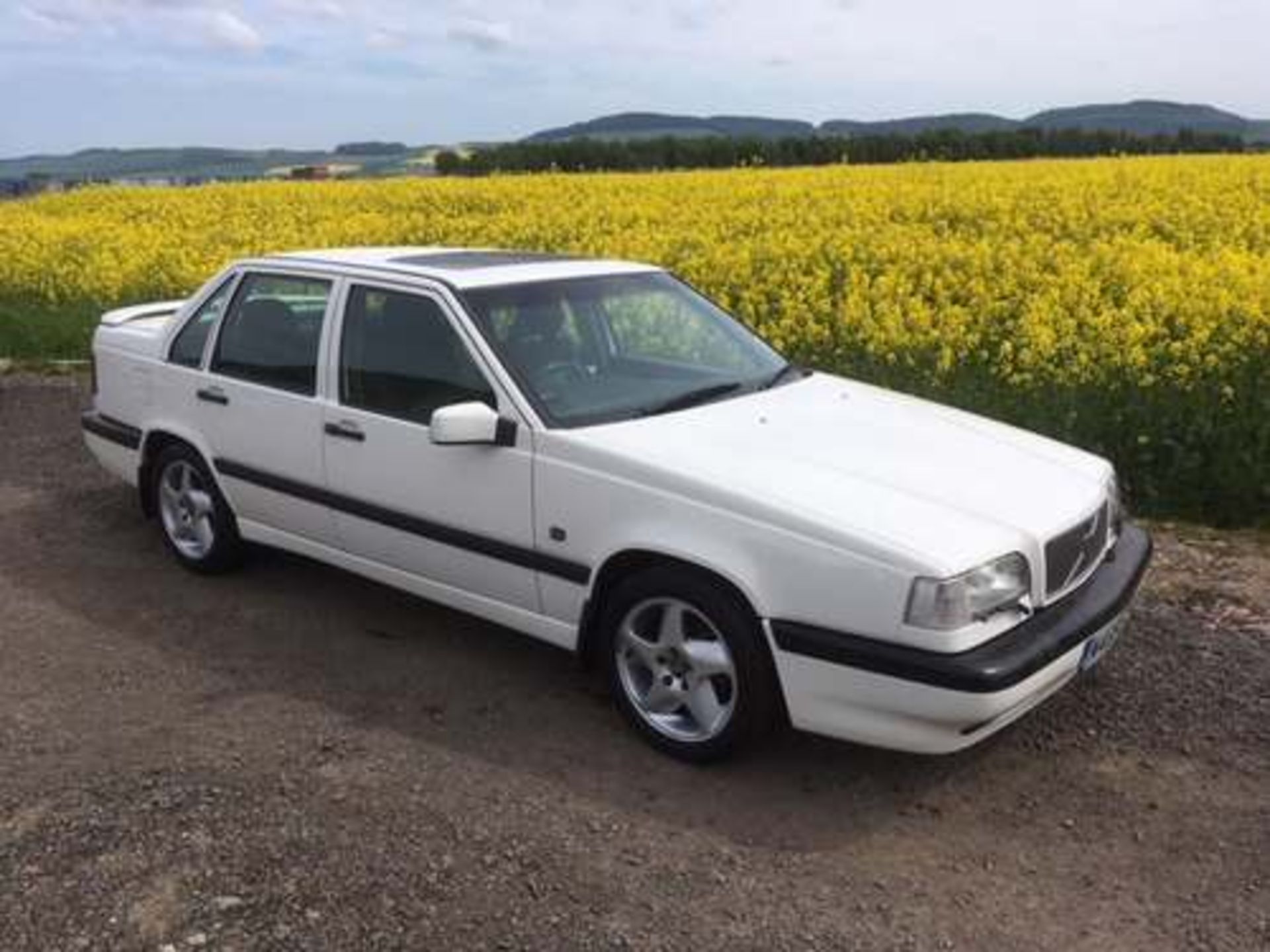 VOLVO 850 AUTO - 2435cc - Image 2 of 10