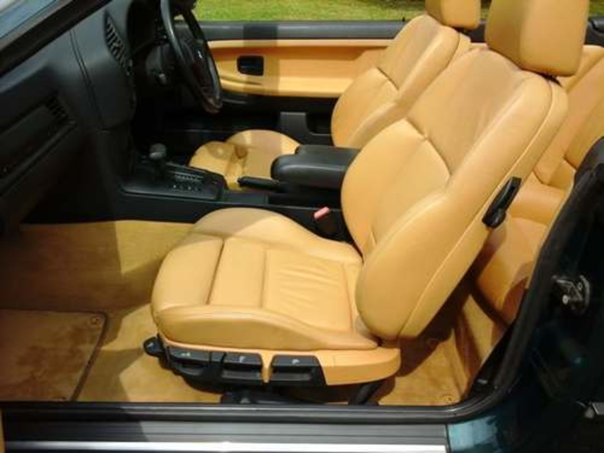 BMW 320 I AUTO - 1991cc - Bild 9 aus 17