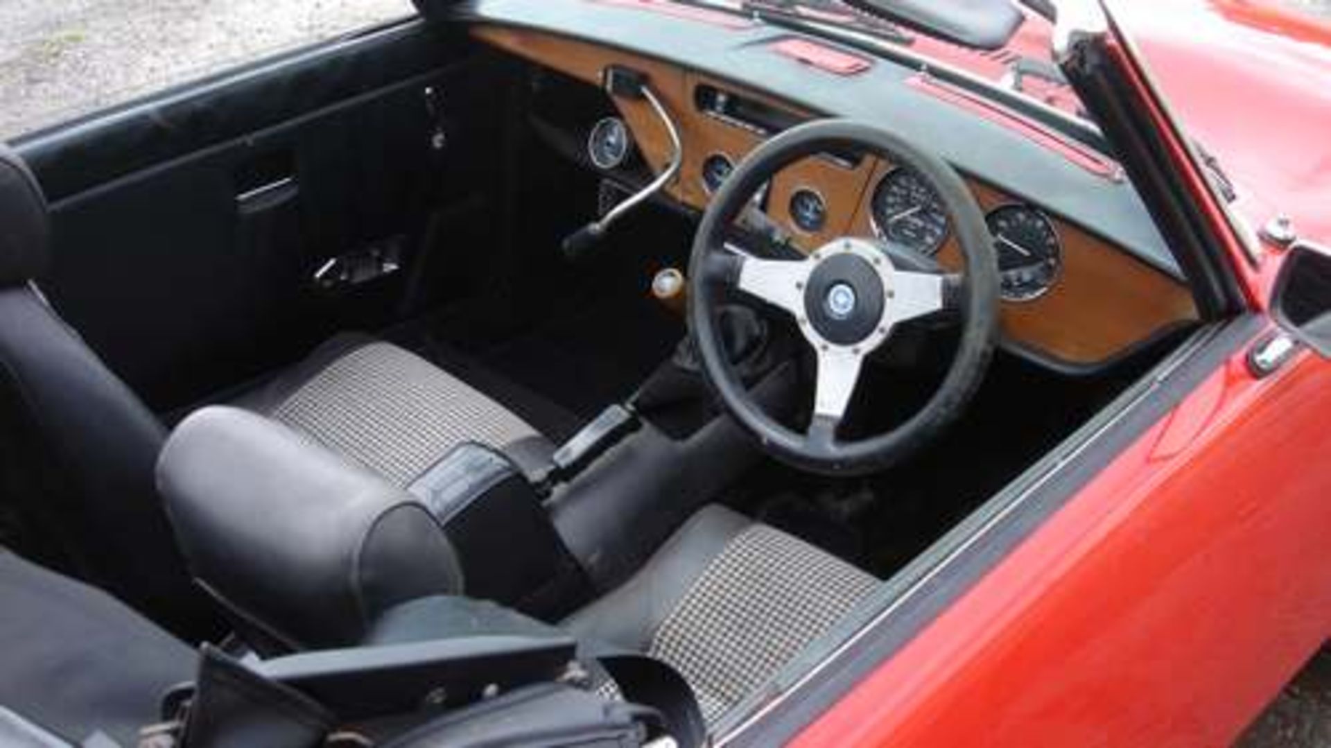 TRIUMPH SPITFIRE 1500 - 1493cc - Image 8 of 11