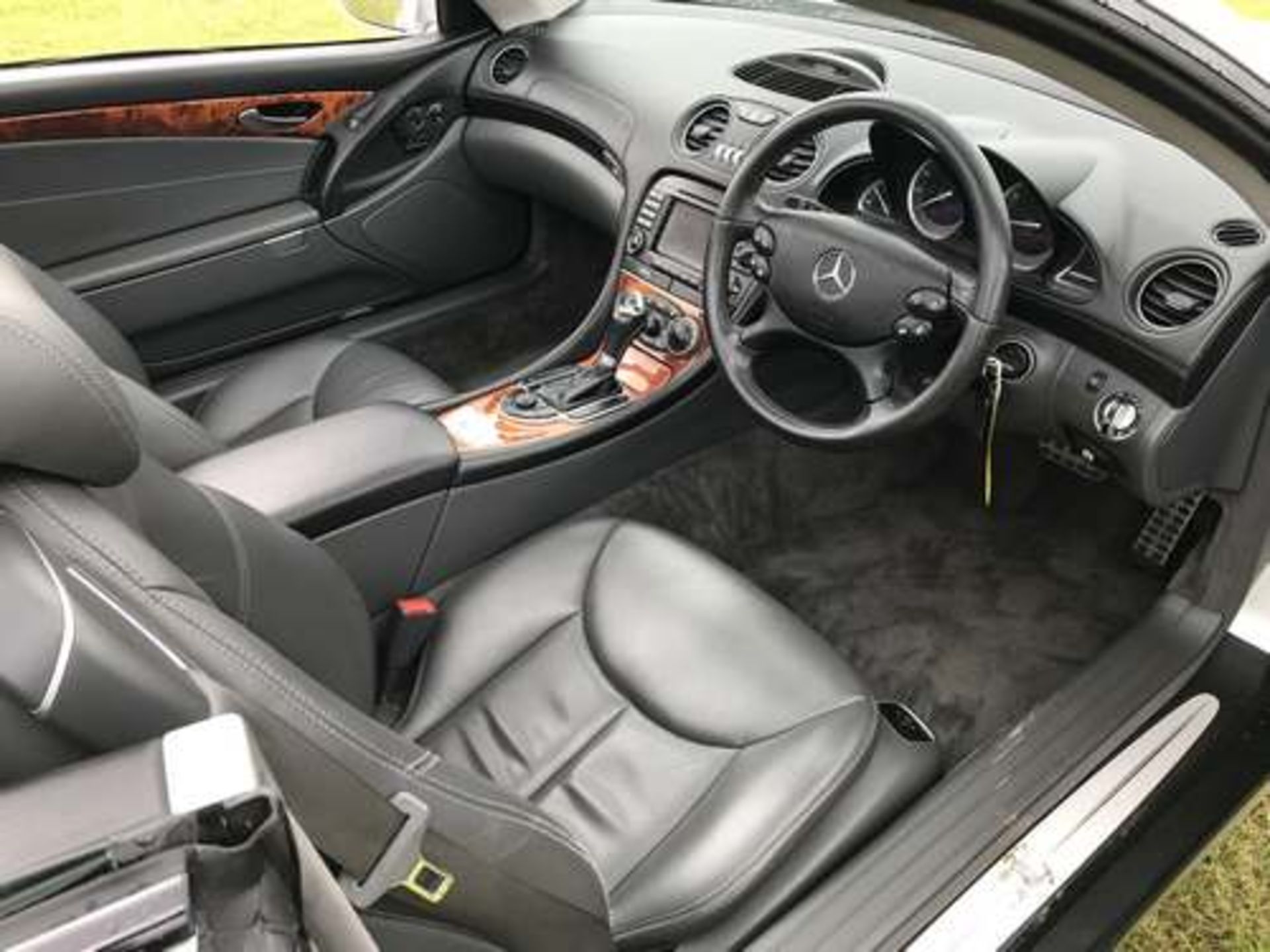 MERCEDES SL 350 AUTO - 3724cc - Image 11 of 19