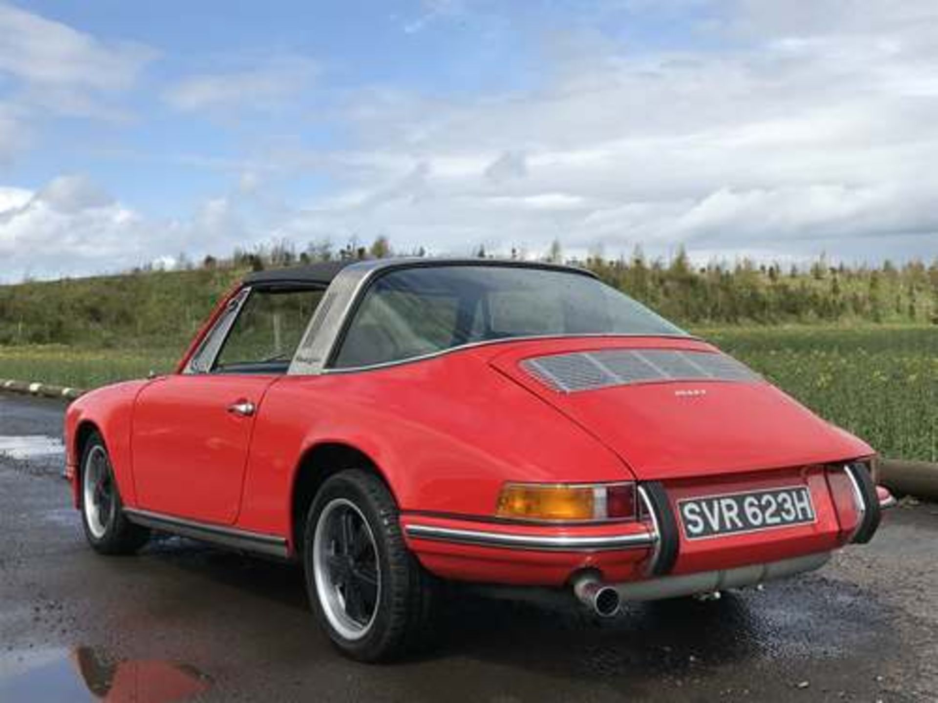 PORSCHE 911T TARGA - 2195cc - Image 2 of 2