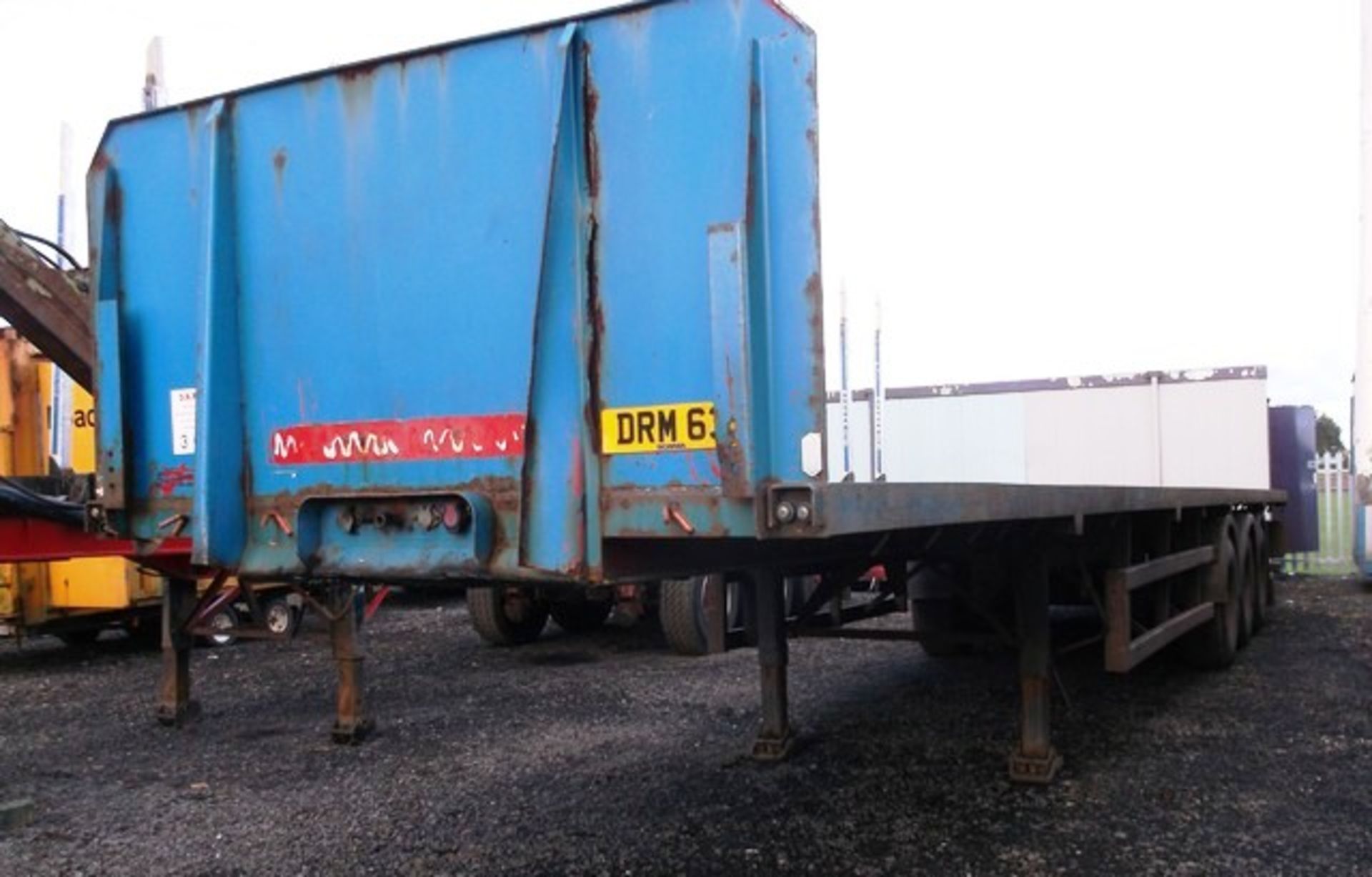 2001 DENNISON FLATBED TRAILER, ID C098943, MOT EXPIRY NOVEMBER 2015 *PLEASE NOTE NO DOCS IN OFFICE* - Image 3 of 6