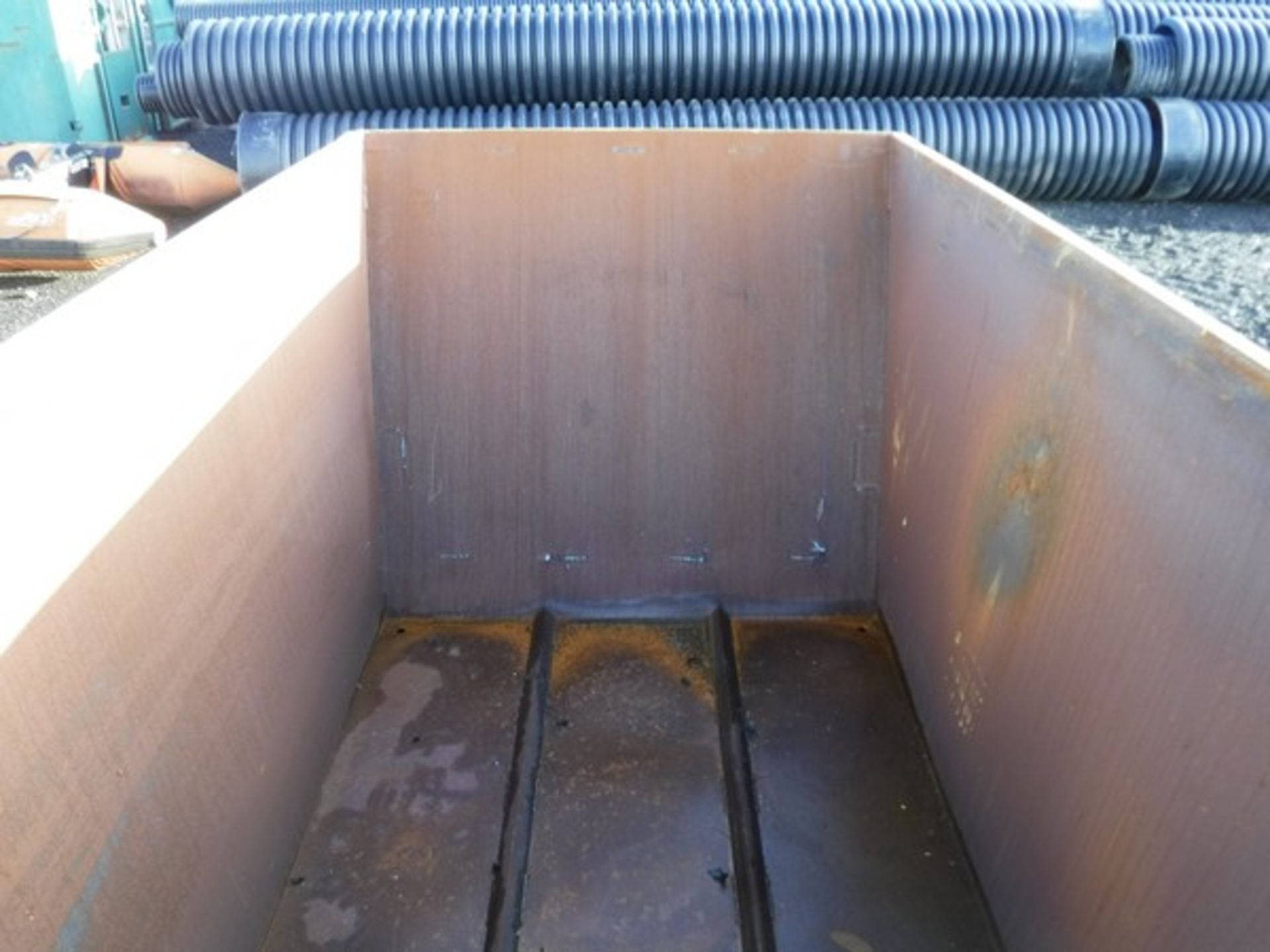 2 X 4 YARD SKIPS - Image 2 of 2