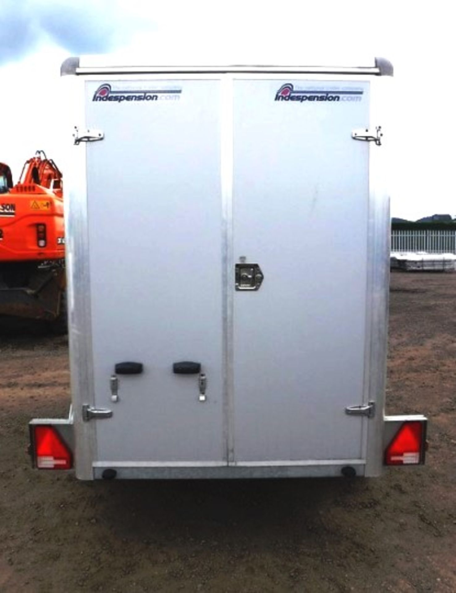 INDESPENSION BOX TRAILER WITH 2 OPENING BACK DOORS & 1 SIDE DOOR, 10FT X 5FT (APPROX) S/N213526 ASSE - Image 4 of 12