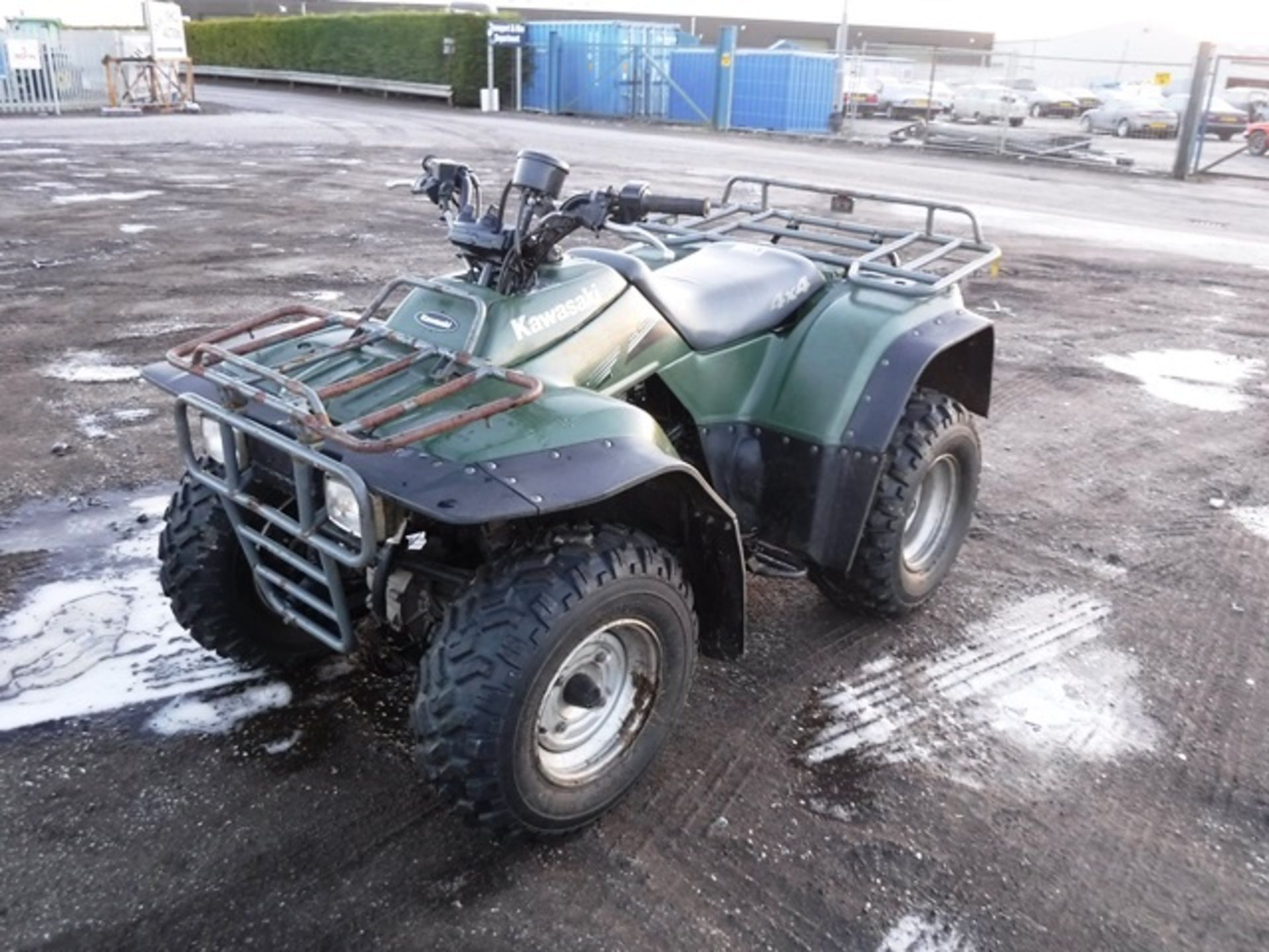 KAWASAKI KLF 300C QUAD, MANUAL GEAR BOX, 534 MILES (NOT VERIFIED). (KLAF 300SU)