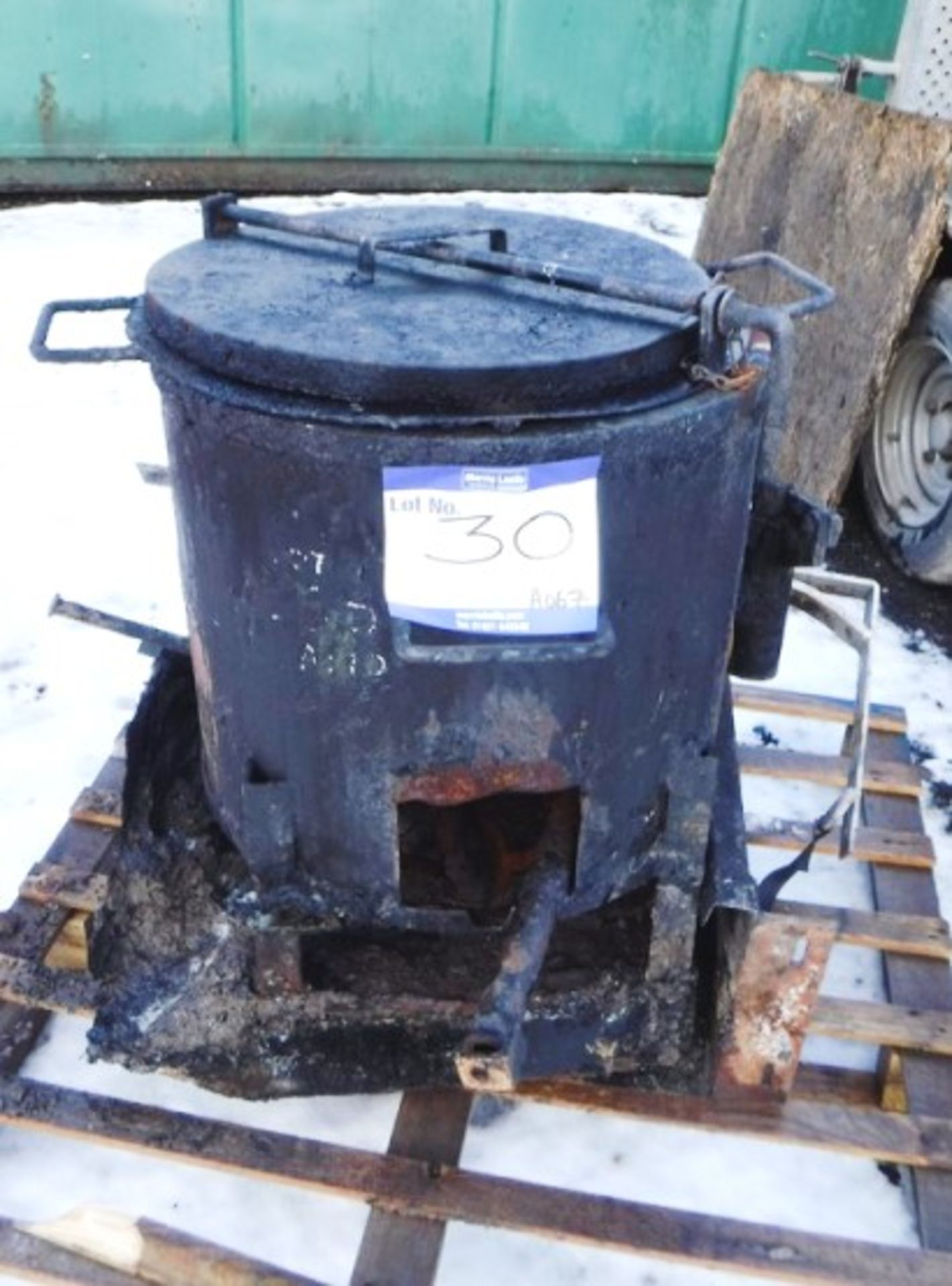 DEMOLITION/RUBBISH CHUTES & TAR BOILER - Image 4 of 6