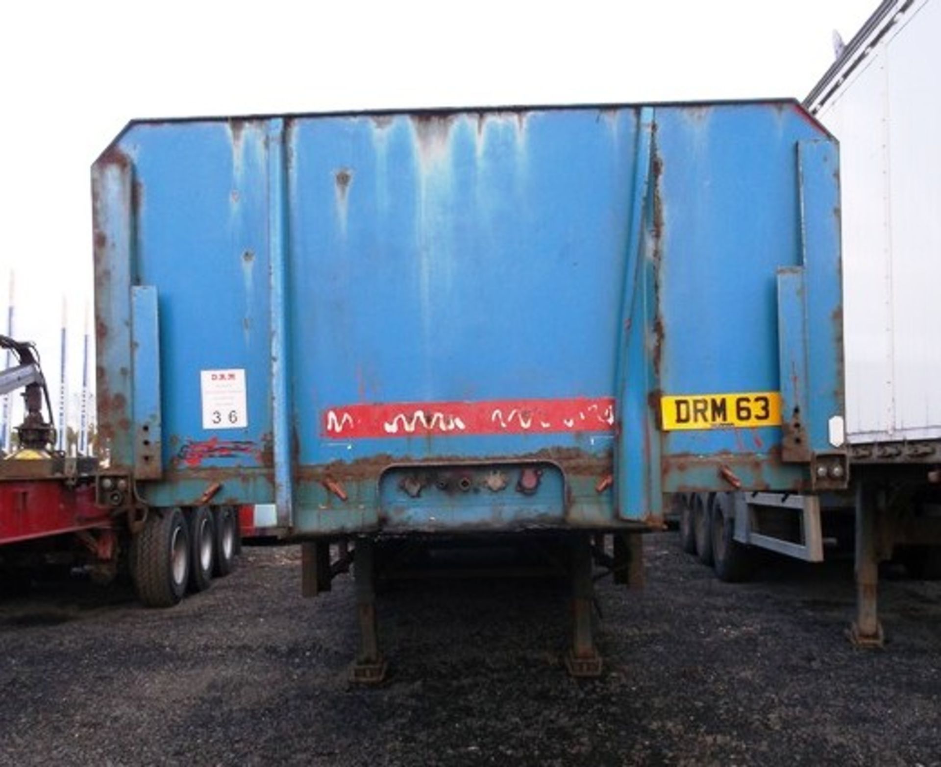 2001 DENNISON FLATBED TRAILER, ID C098943, MOT EXPIRY NOVEMBER 2015 *PLEASE NOTE NO DOCS IN OFFICE* - Image 2 of 6