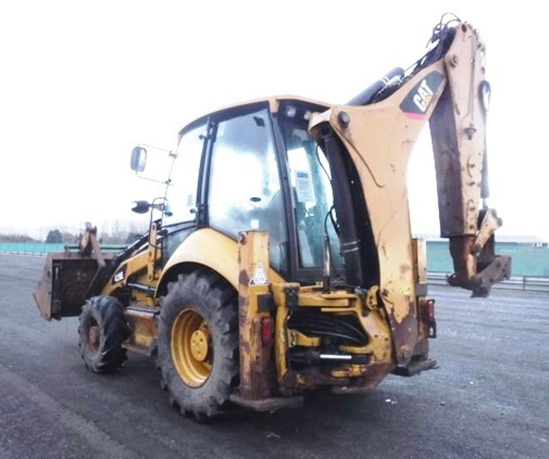 2011 CATERPILLAR 428E BACK HOE LOADER. SN DPH1738. REG NO. SF11 HLN. GVW (TONNES) 97000. 4169 HRS - Image 29 of 31