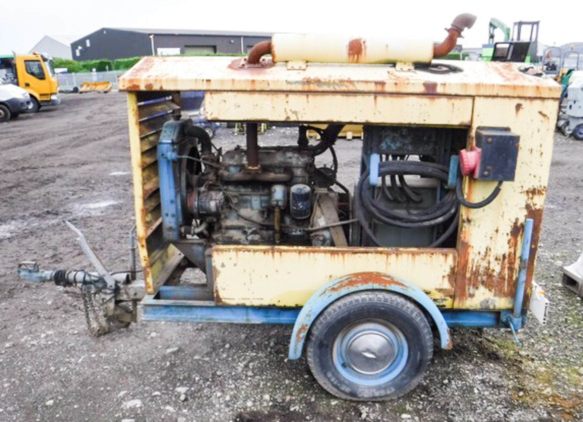 FAST TOW DIESEL GENERATOR, 3 PHASE, 1993HRS (NOT VERIFIED) - Image 2 of 6