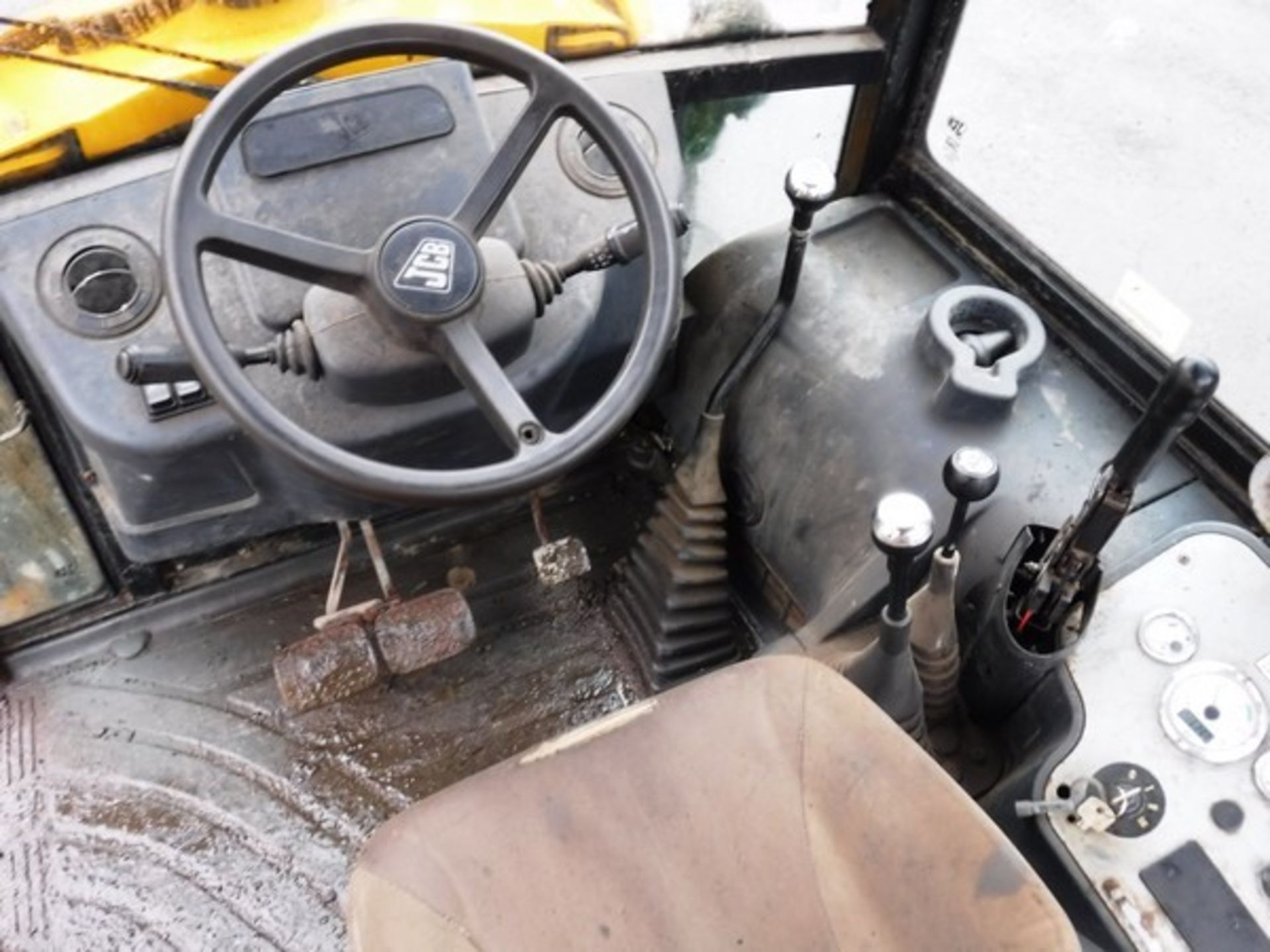 2008 JCB 2CX AIRMASTER C/W 1 BUCKET REG NO SP57 EAJ. SN 1334779. GVW(TONNES) 5160 11404 HRS (NOT VE - Image 7 of 16