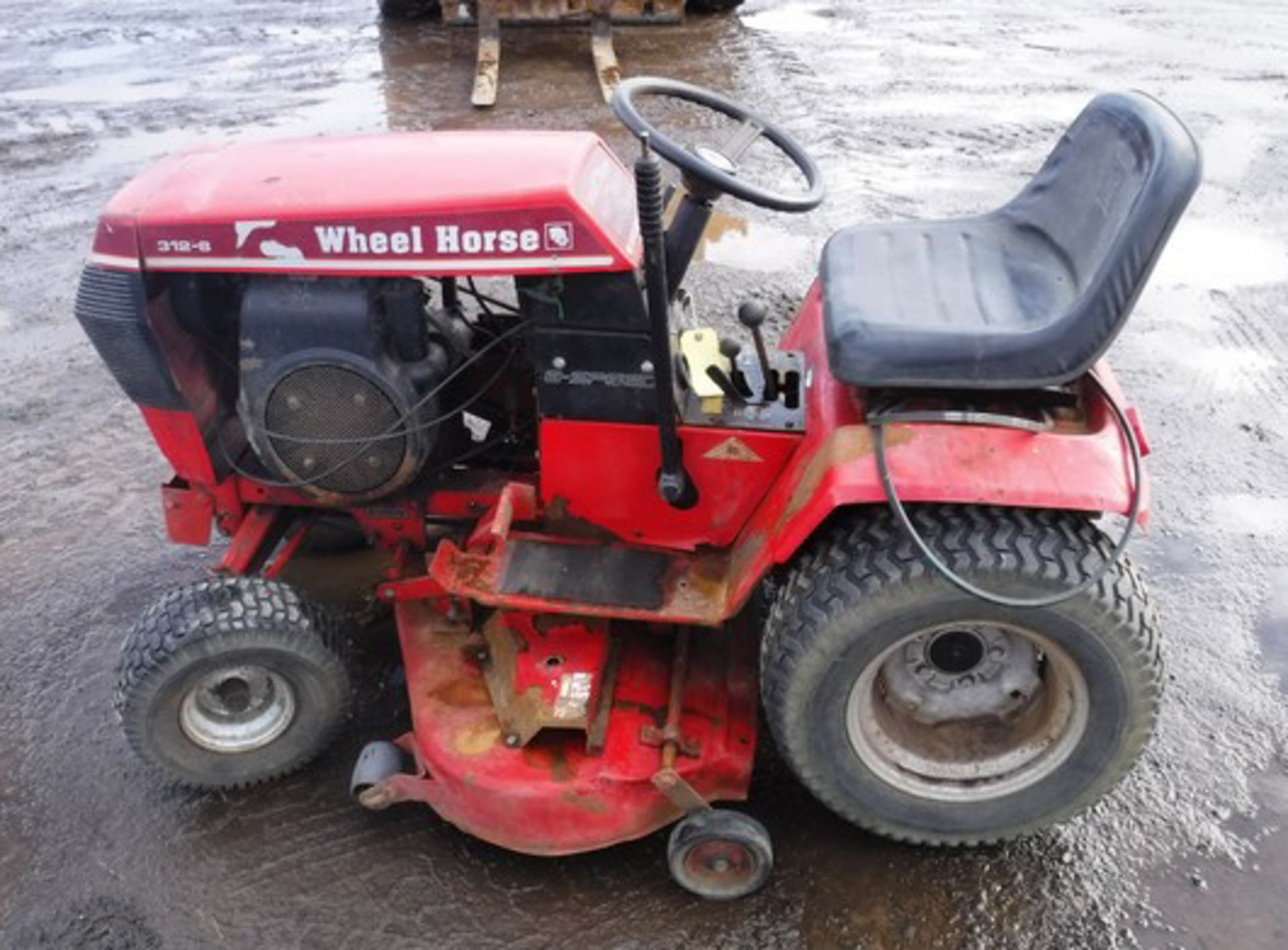 1986 WHEEL HORSE 312.8 LAWN CUTTER, VIN - 21-12K-802-16902, ENGINE NO - 1600649564, 1389HRS (NOT VER - Bild 10 aus 11