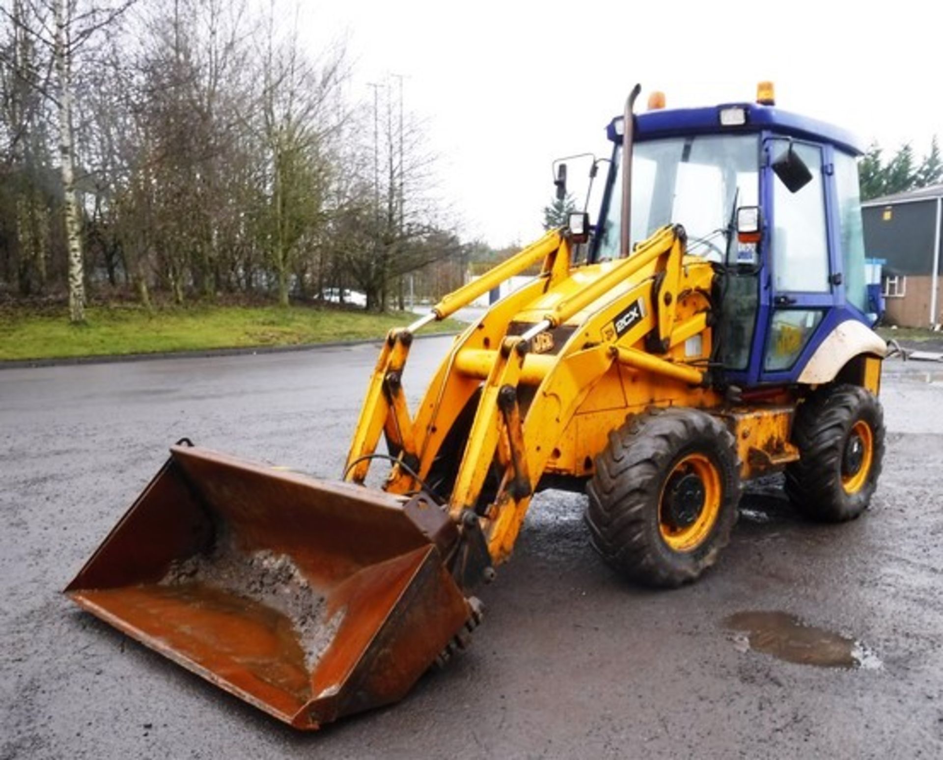 2008 JCB 2CX AIRMASTER C/W 1 BUCKET REG NO SP57 EAJ. SN 1334779. GVW(TONNES) 5160 11404 HRS (NOT VE