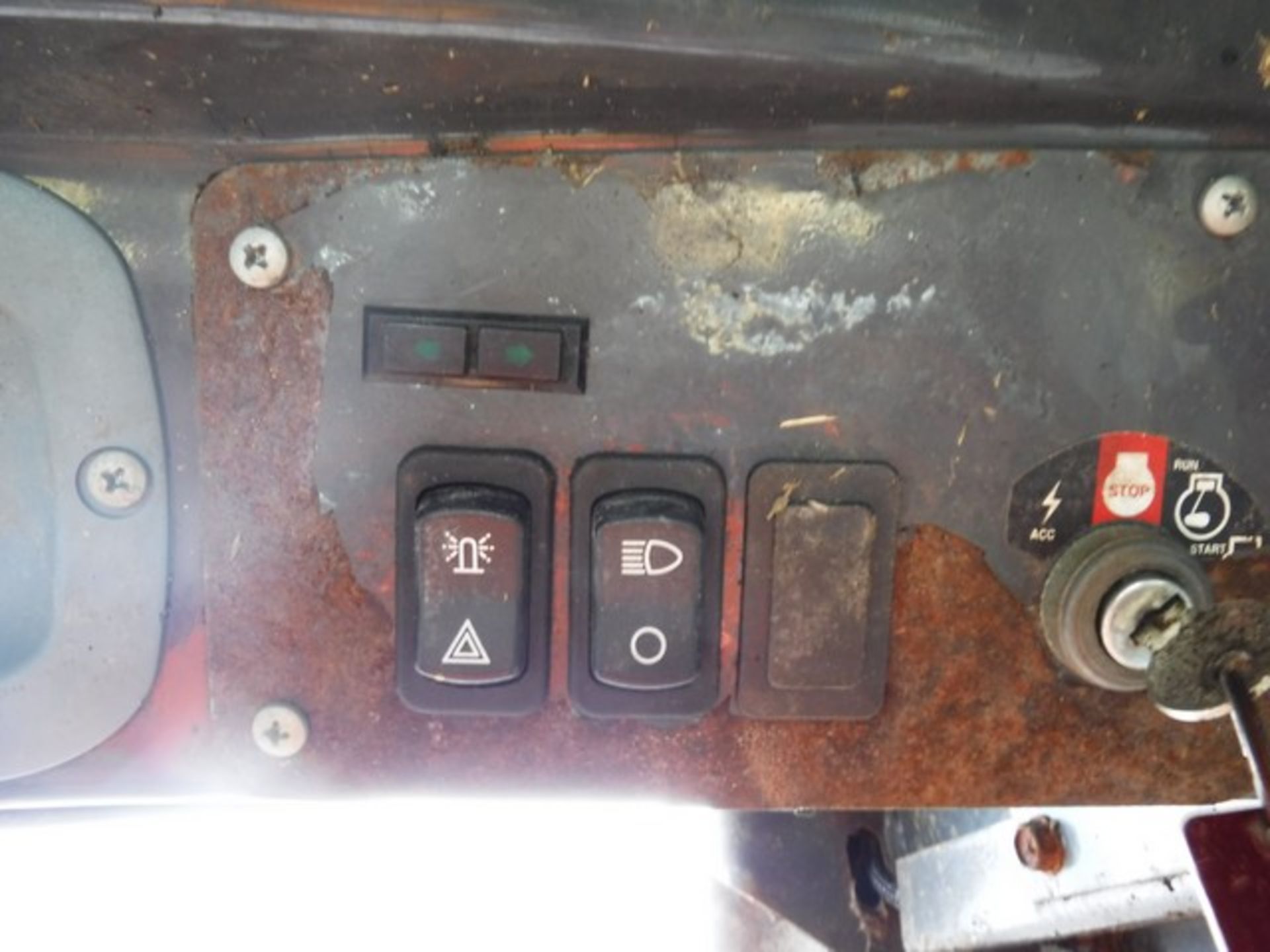 2006 NEW HOLLAND LS160, S/N - MULS160N6M451445, HRS UNKNOWN, OPERATORS MANUAL IN OFFICE - Bild 7 aus 16