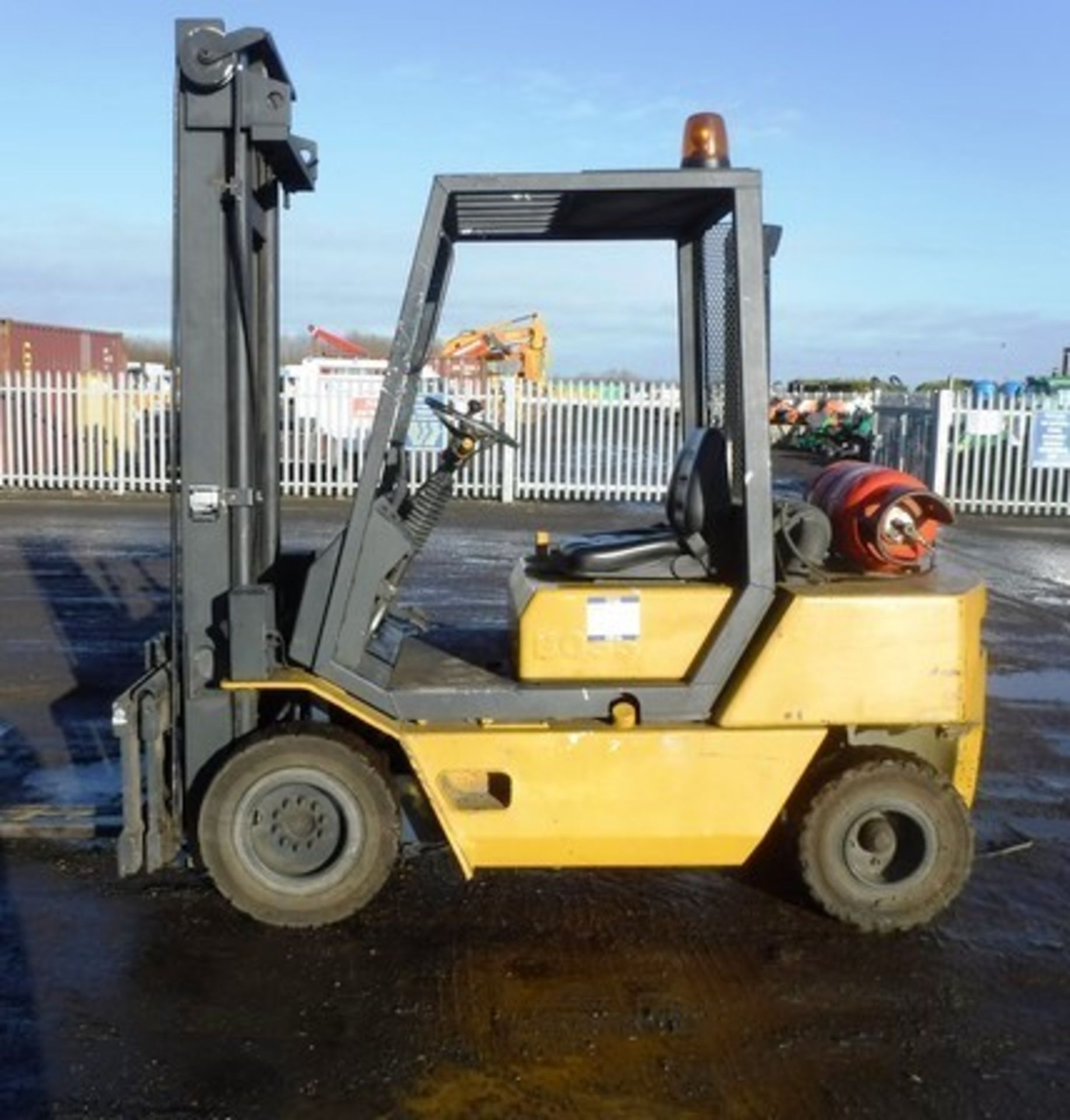 1994 BOSS RHL30L-5BI GAS FORKLIFT. 400MM LIFT CAPACITY. 300KG (3 TONNE), SIDESHIFT. PERKINS GAS ENGI - Bild 13 aus 14