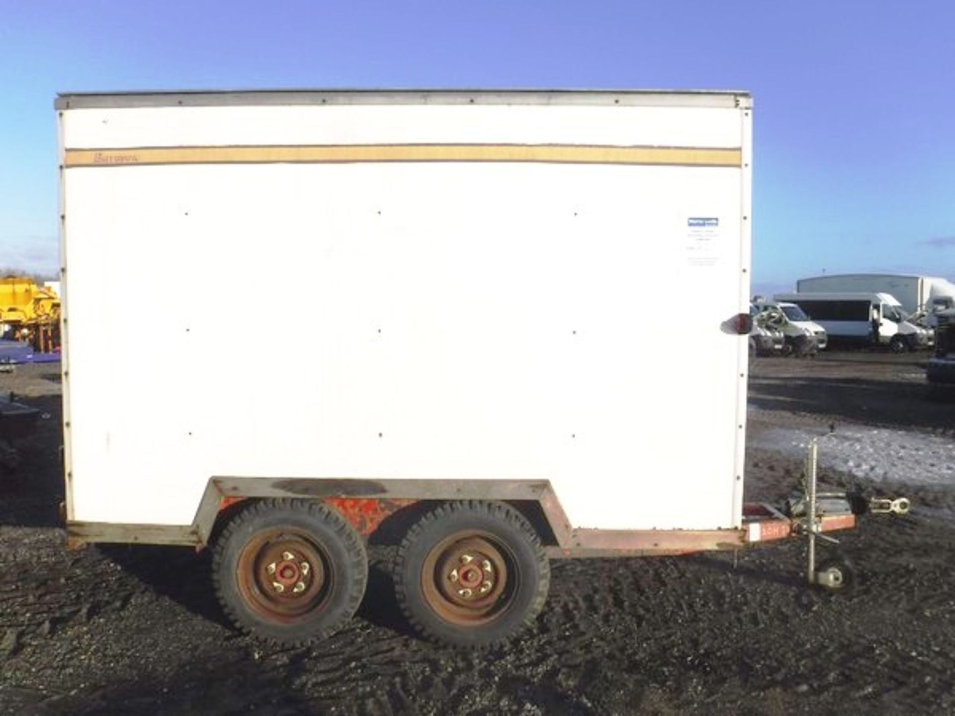 1998 BATESON BOX TRAILER, 10FT X 6FT, TWIN AXLE. VIN SBN300VABWSG22674. ASSET - 758-8315,