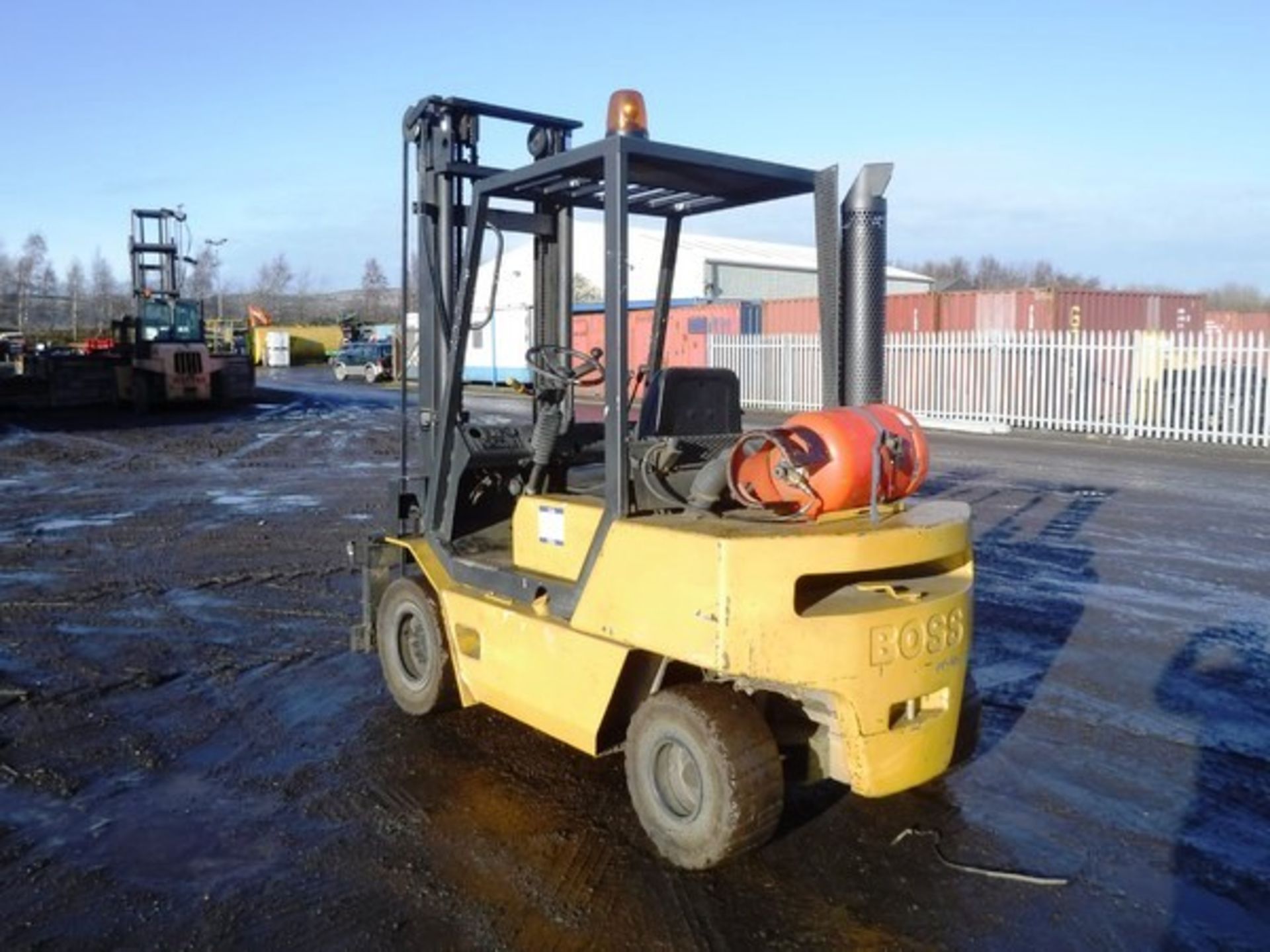 1994 BOSS RHL30L-5BI GAS FORKLIFT. 400MM LIFT CAPACITY. 300KG (3 TONNE), SIDESHIFT. PERKINS GAS ENGI - Image 12 of 14