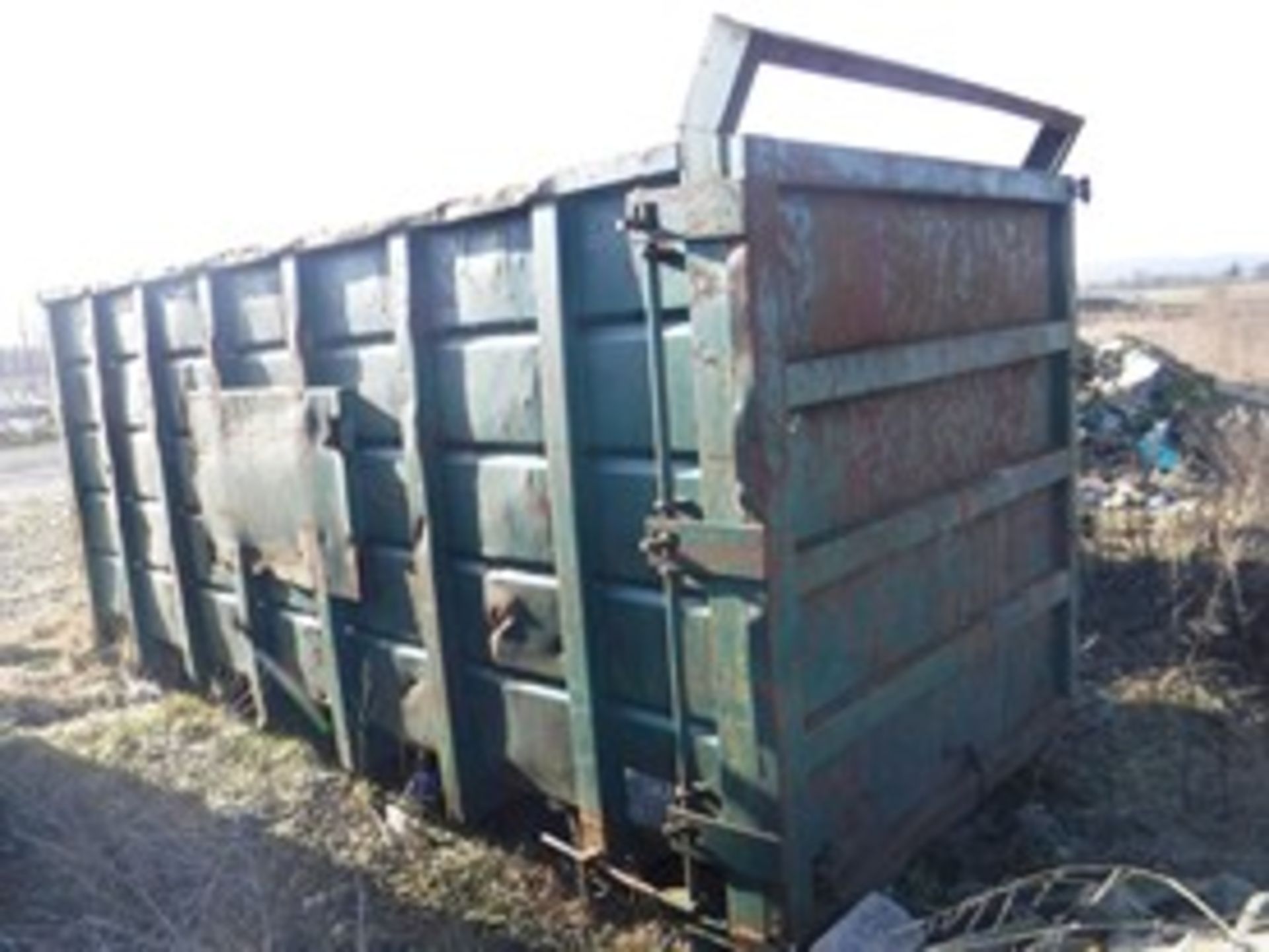 OPEN TOP SKIP. REAR DOOR HINGED AT RHS. MANFACTURED BY SKIP UNITS W2400 L5900 H2700. SURFACE RUST. M - Image 2 of 2