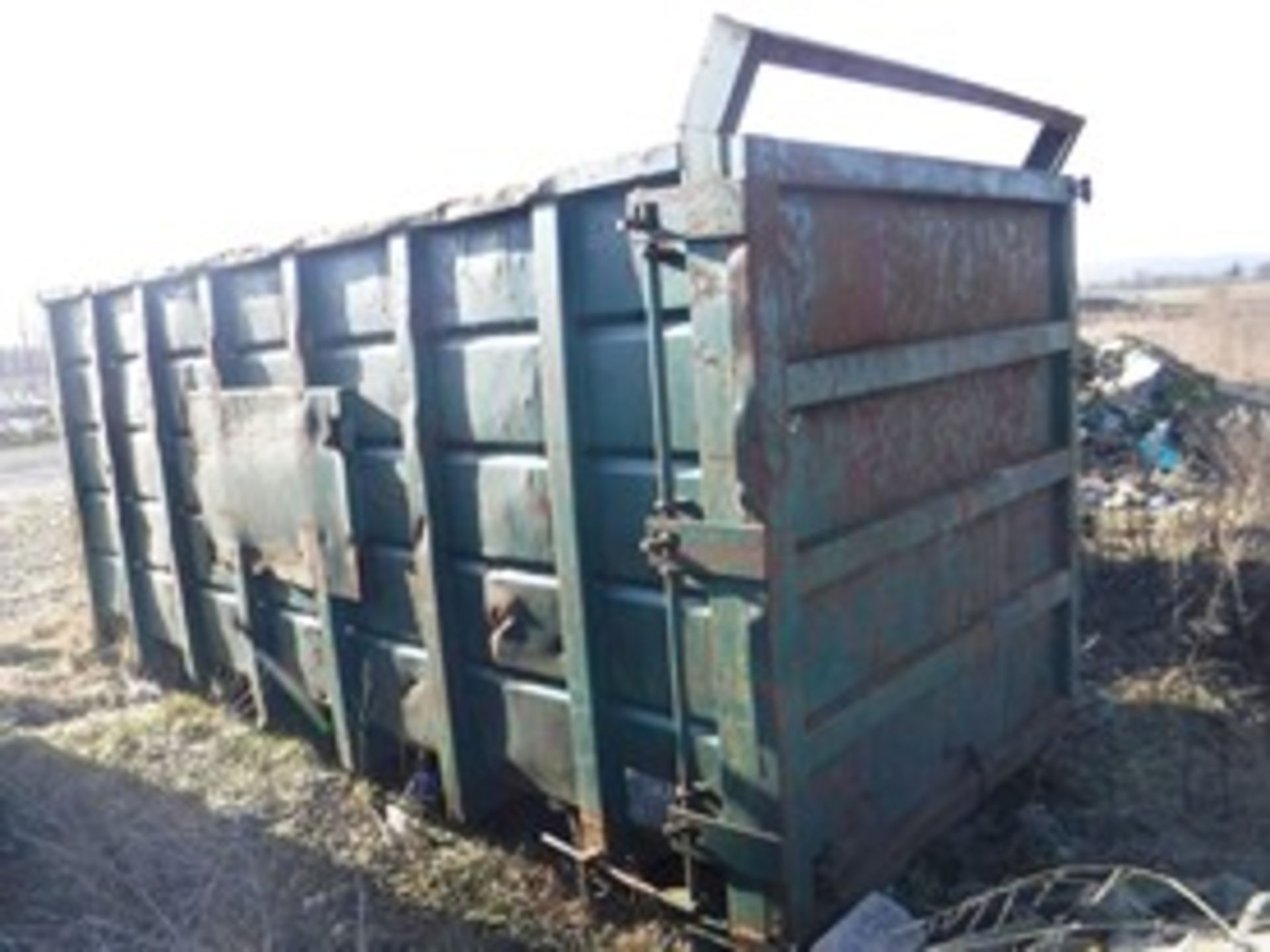 OPEN TOP SKIP. REAR DOOR HINGED AT RHS. MANFACTURED BY SKIP UNITS W2400 L5900 H2700. SURFACE RUST. M - Bild 2 aus 2