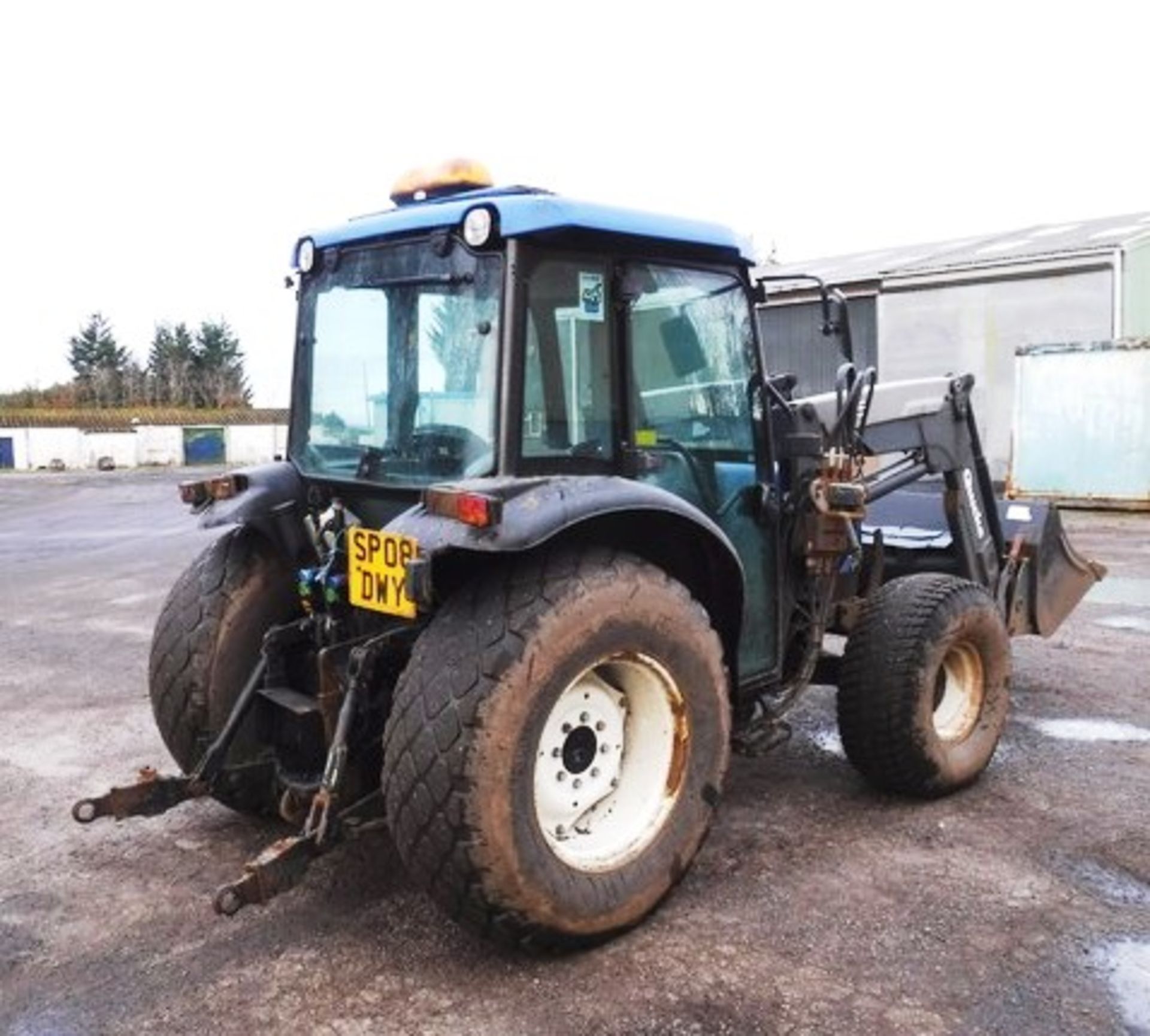 2008 NEW HOLLAND TN60 TRACTOR. REG NO SP08 DWY. SN 111054. GVW(TONNES) 4497, 3062HRS (NOT VERIFIED) - Image 2 of 40