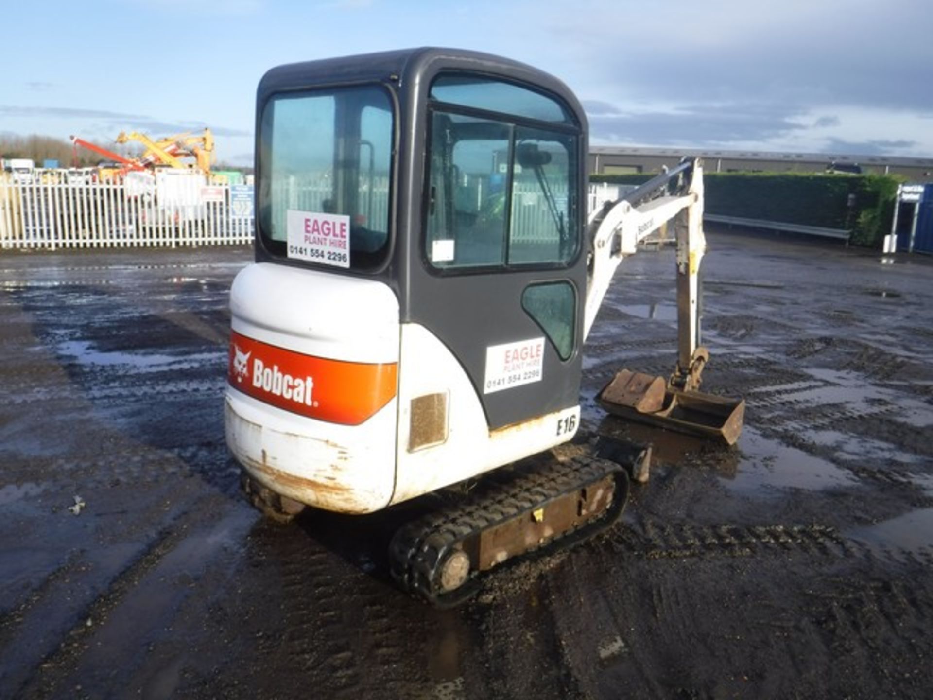 2012 BOBCAT 320 MINI EXCAVATOR, S/N AHLL12758, 1176HRS (NOT VERIFIED) 1.5 TON LIFT CAPACITY, EXTENDE - Bild 9 aus 15