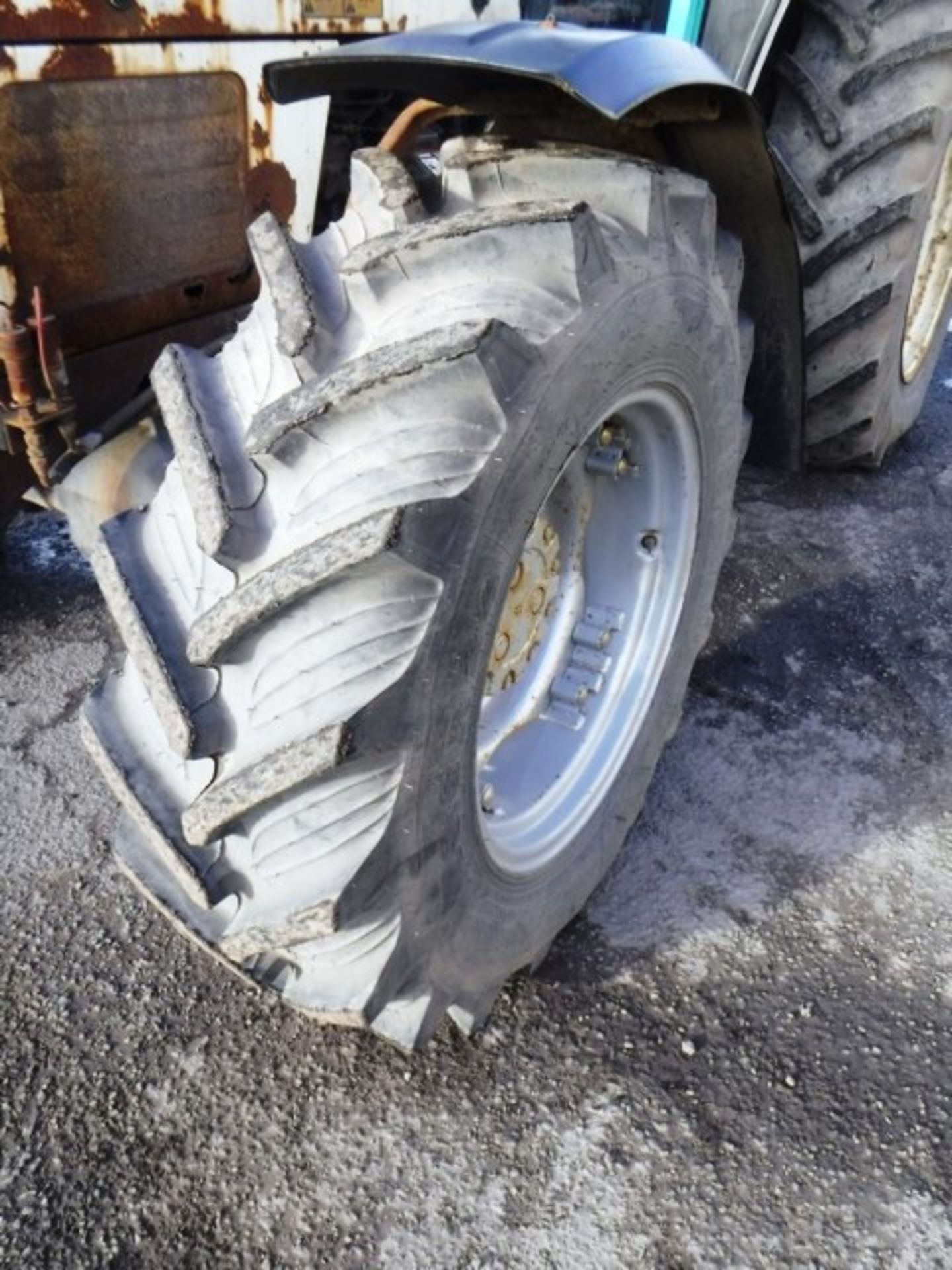 1994 MASSEY FERGUSON 390 4WD. REG NO. M176 VSN. SN 3349569. 5738 HRS (NOR VERTIFIED). GOOD TYRES . A - Image 2 of 23