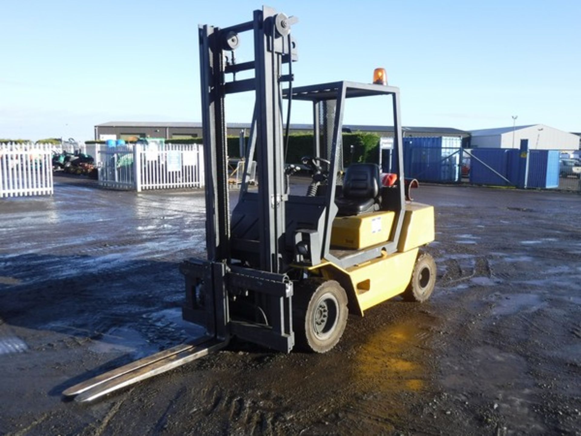 1994 BOSS RHL30L-5BI GAS FORKLIFT. 400MM LIFT CAPACITY. 300KG (3 TONNE), SIDESHIFT. PERKINS GAS ENGI