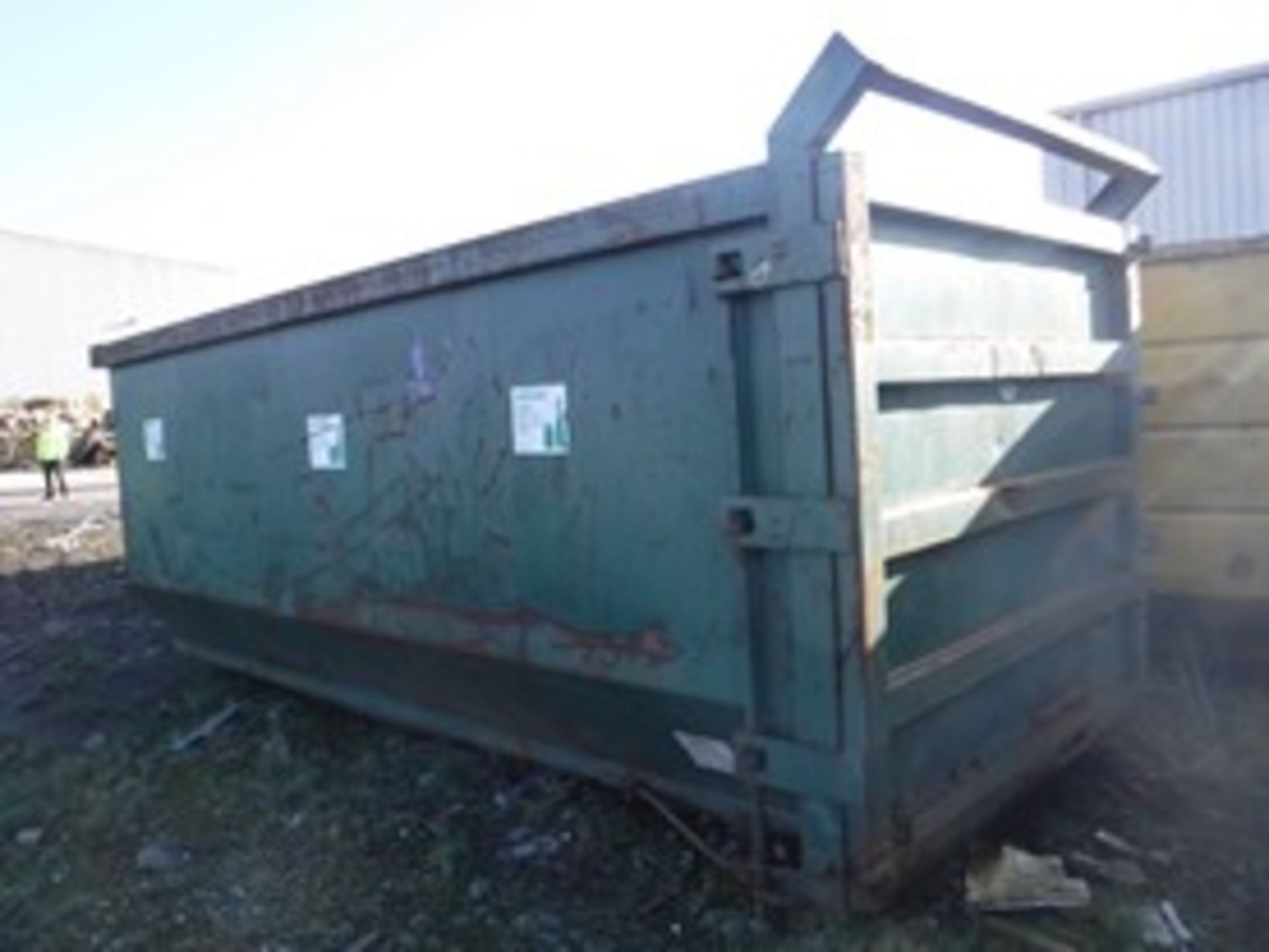 OPEN TOP SKIP. REAR DOOR HINGED AR RHS.FRONT ACCESS LADDER. MANFACTURED BY SKIP UNITS. W2300 H2400 L - Image 2 of 2