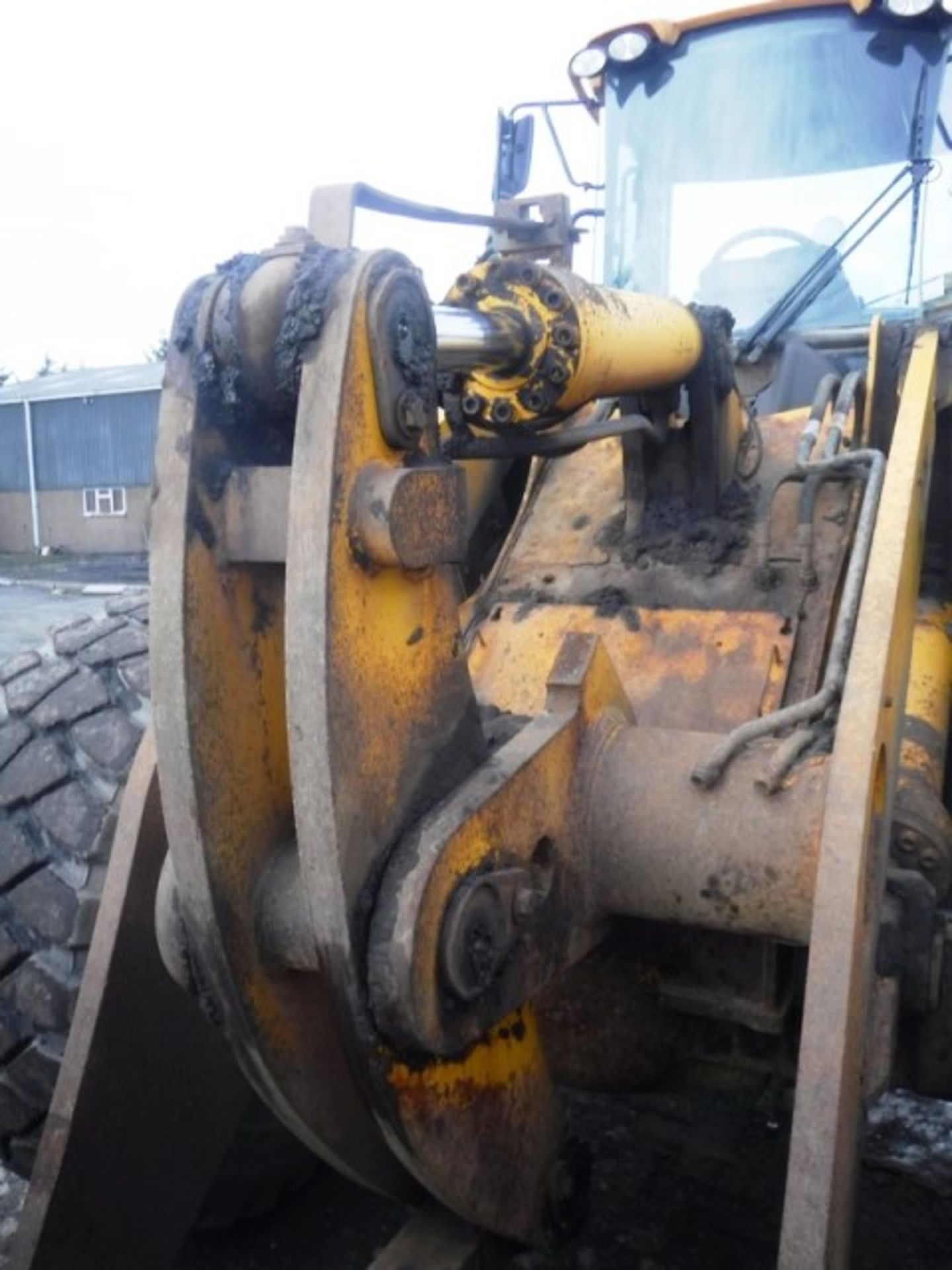 2005 JCB 456ZX. REG NO SP05 DJE. SN1169037 C/W LOADING SHOVEL. 3373 HRS. DOCUMENTS IN OFFICE. - Image 7 of 25