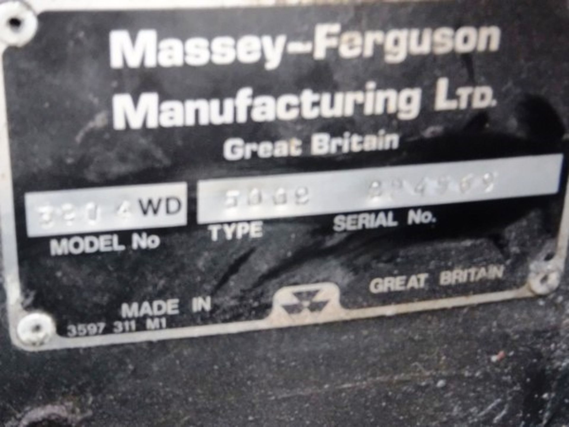 1994 MASSEY FERGUSON 390 4WD. REG NO. M176 VSN. SN 3349569. 5738 HRS (NOR VERTIFIED). GOOD TYRES . A - Bild 8 aus 23