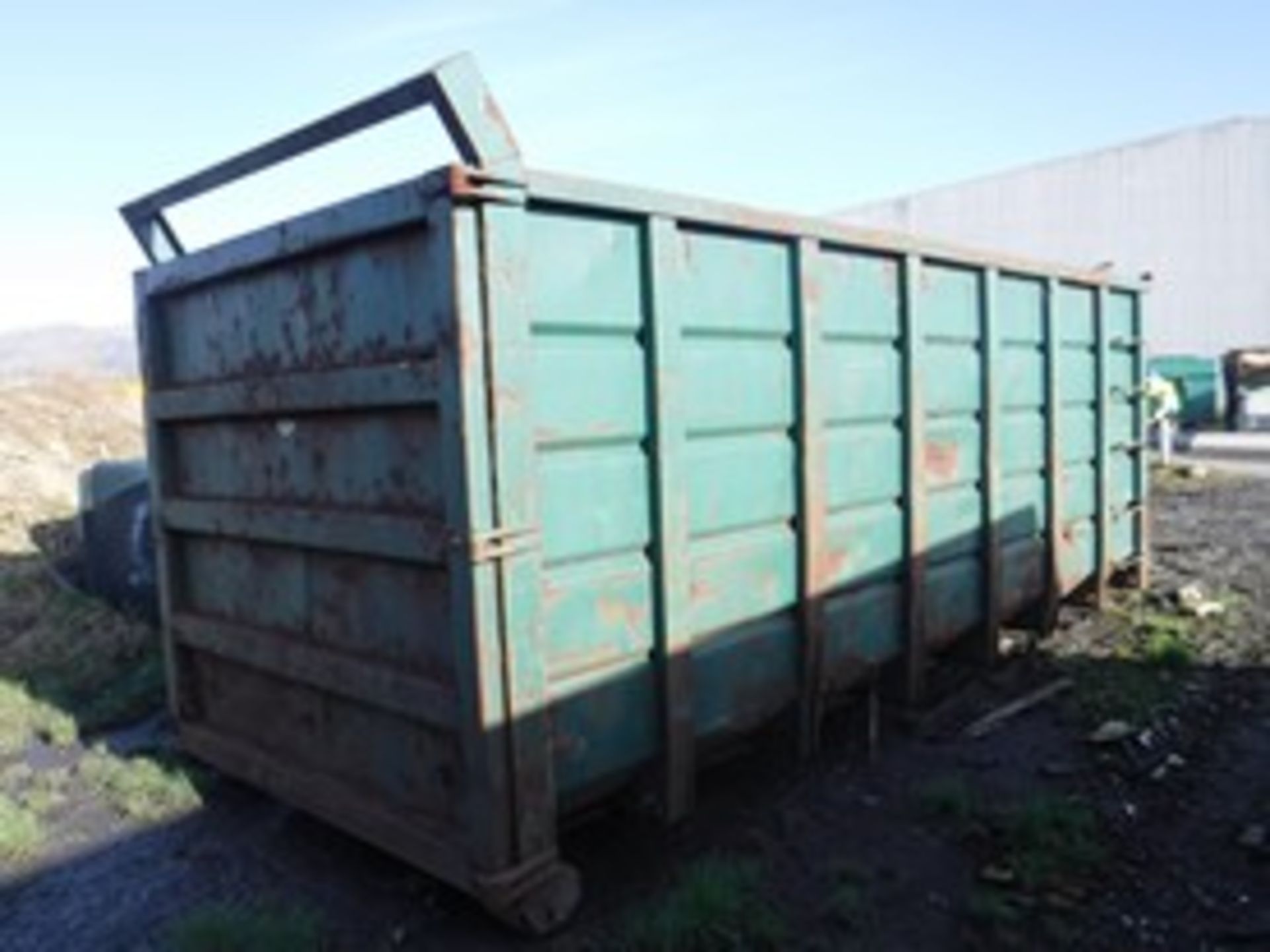 OPEN TOP SKIP. REAR DOOR HINGED AT RHS.ACCESS LADDER RHS. MANFACTURED BY SKIP UNITS W2400, H2350 L58 - Image 2 of 2