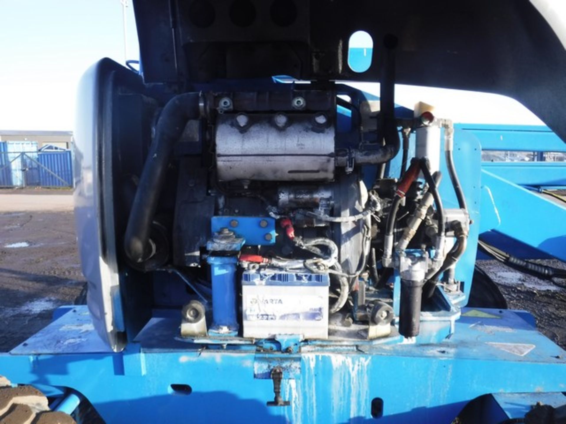 2000 GENIE MODEL Z45-25, S/N 15155, 8046HRS (NOT VERIFIED), LIFT CAPACITY - 230 - Image 4 of 17