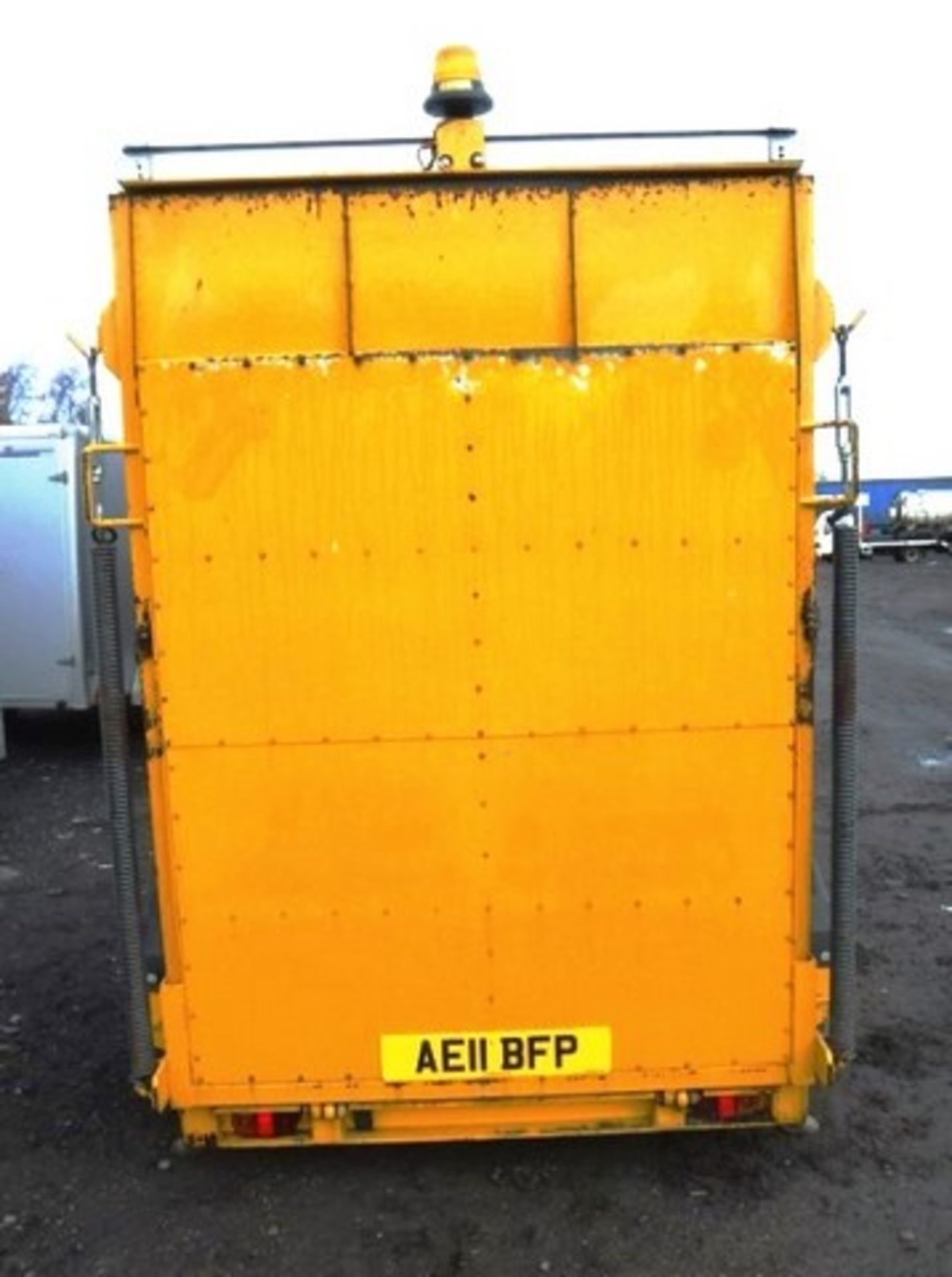 SINGLE AXLE BRADSHAW TRAILER C/W FULL OPENING REAR DOOR/RAMP, ALUMINIUM CONSTRUCTION, IDEAL LAMBING - Bild 6 aus 9