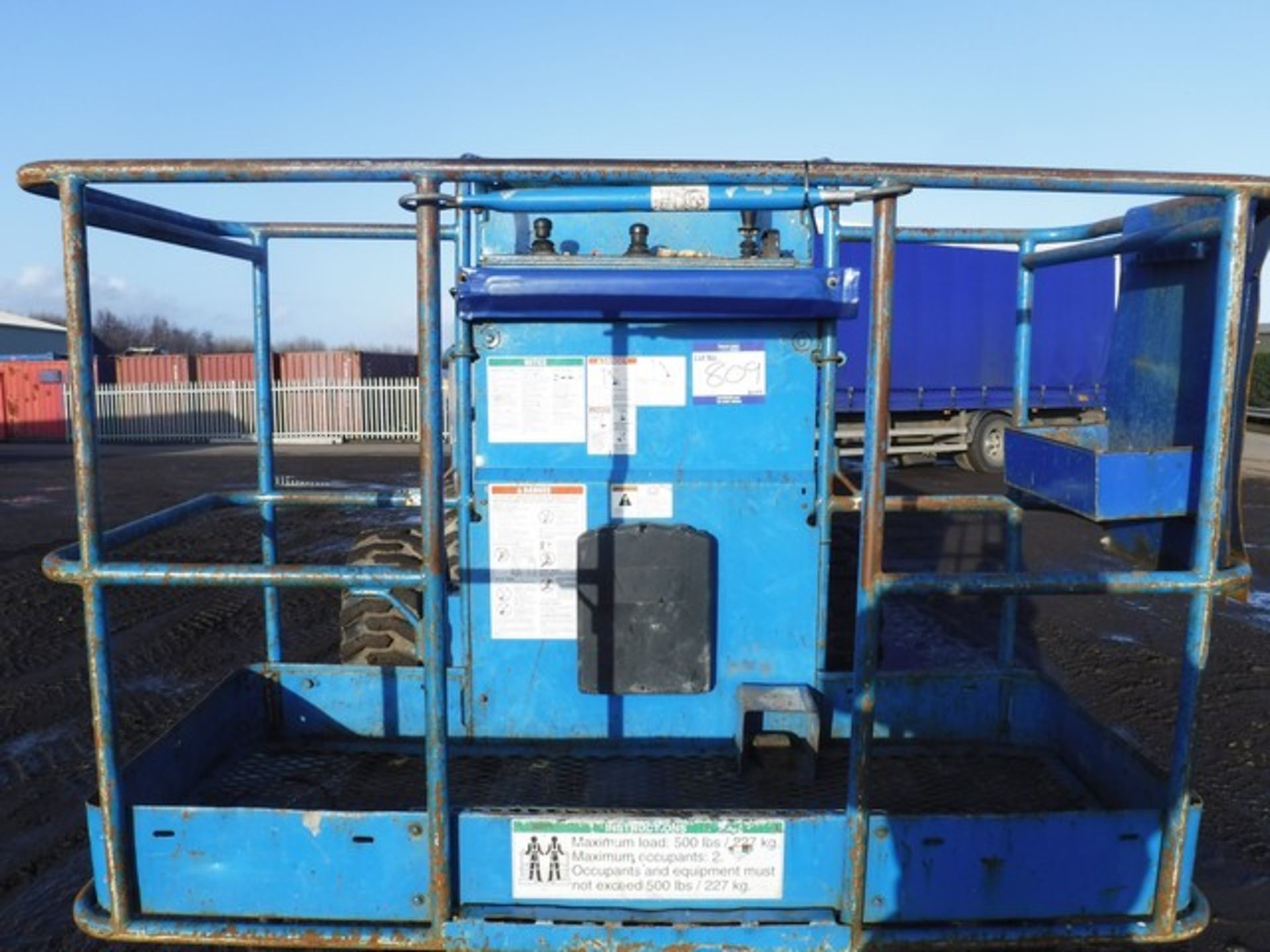 2000 GENIE MODEL Z45-25, S/N 15155, 8046HRS (NOT VERIFIED), LIFT CAPACITY - 230 - Image 6 of 17