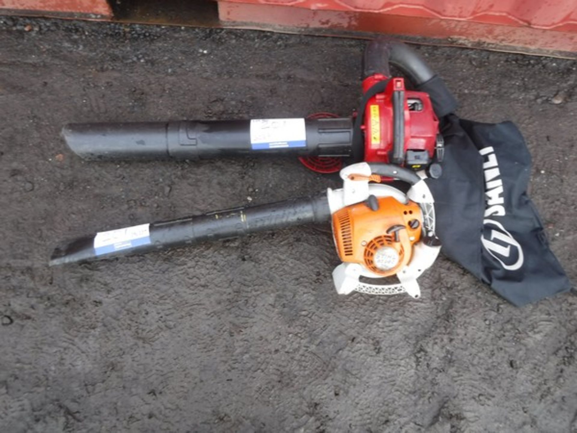 2011 STIHL BG86 HAND HELD BLOWER & SANLI BV260 PETROL BLOWER/VAC