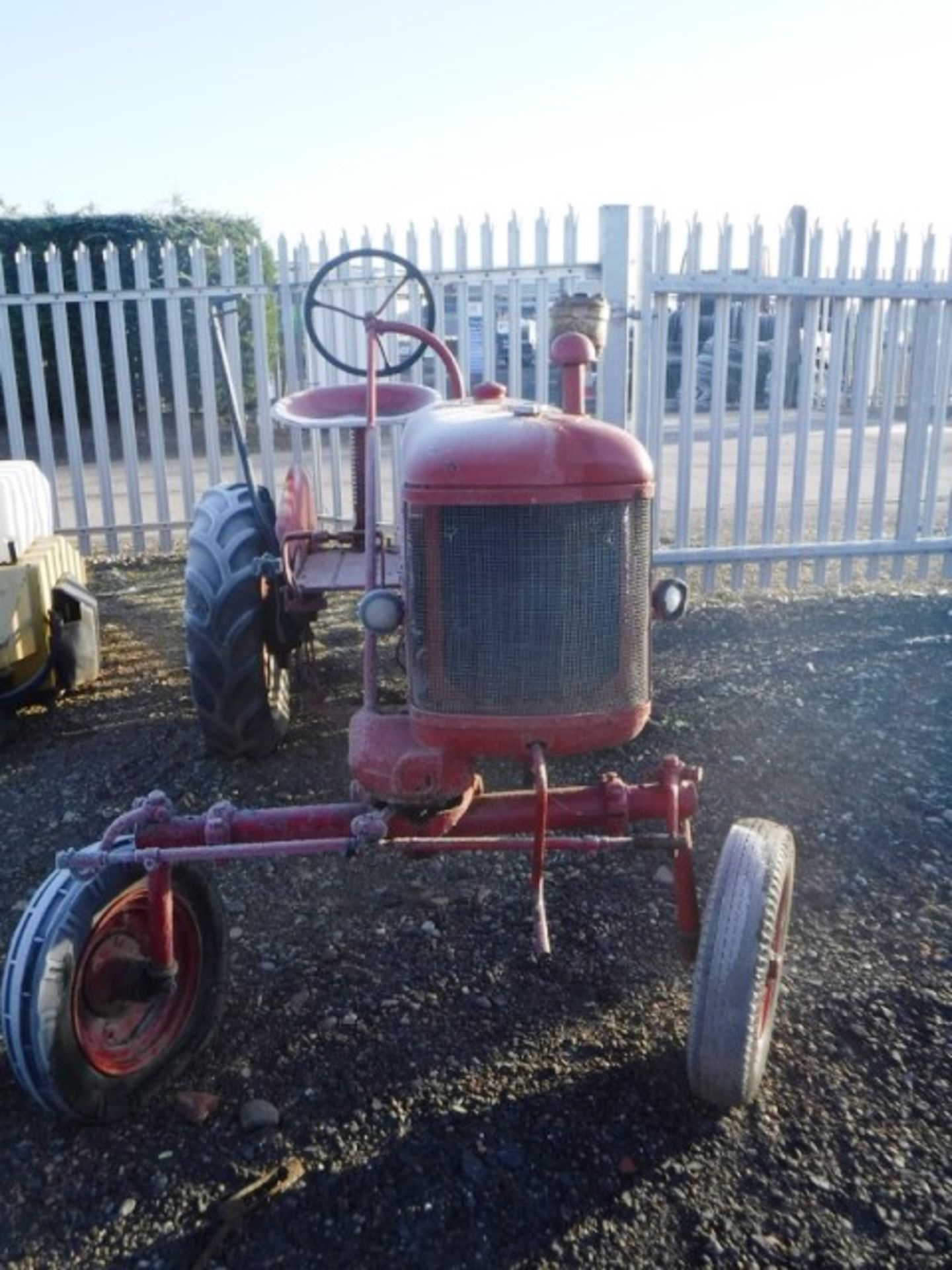PONY TRACTOR, MODEL FCUB, S/N GEJ40845, YEAR - UNKNOWN, SEIZED ENGINE. NON-RUNNER