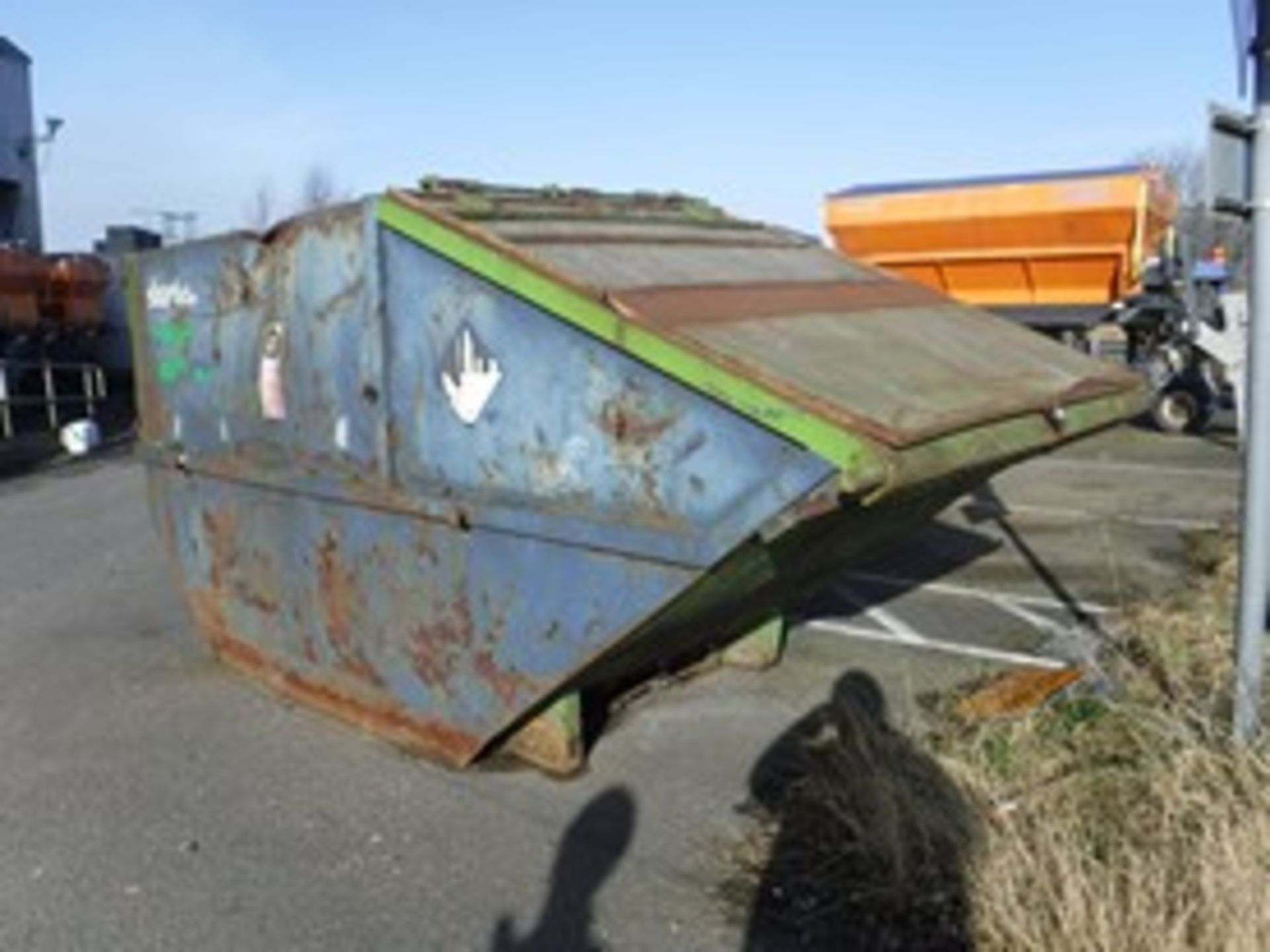 CLOSED SKIP. VIDEO OF ALL SKIPS CAN BE EMAILED TO YOU BY CONTACTING JONNY.BELL@MORRISLESLIE.CO.UK. V