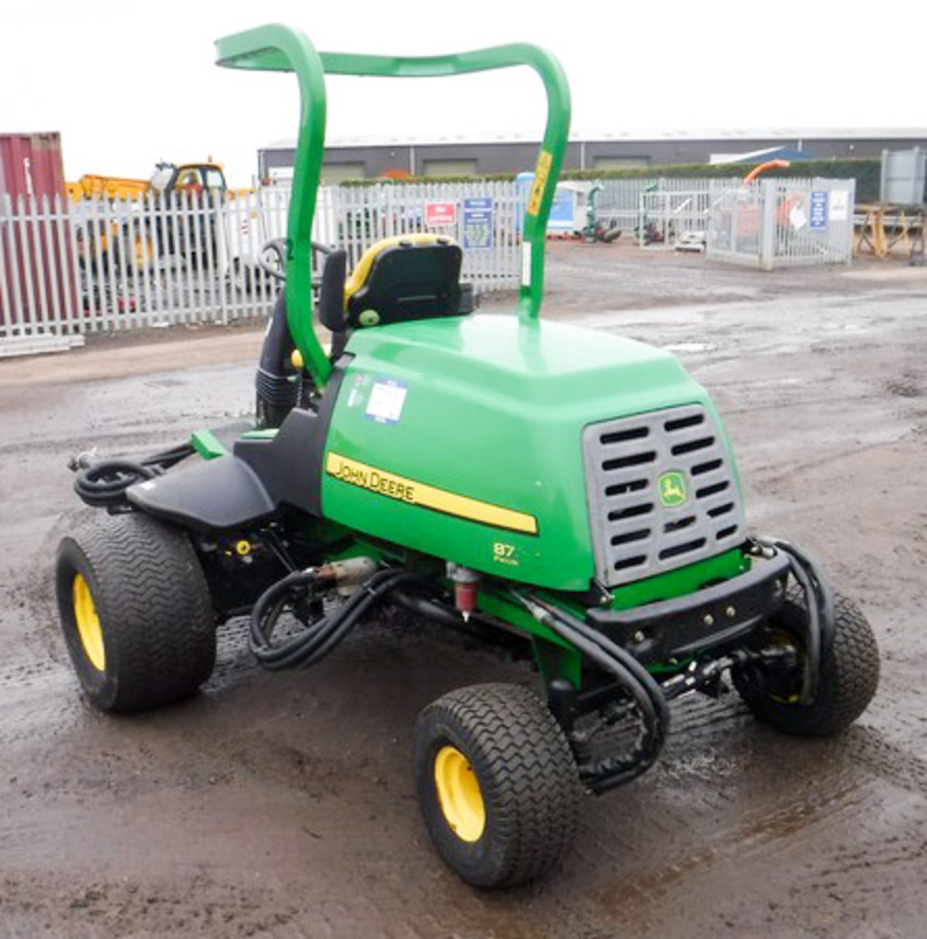 JOHN DEERE 8700, S/N TC8700X010348, TWIN AXLE, 1368HRS (NOT VERIFIED) & UNITS ON A PALLET - Image 7 of 11