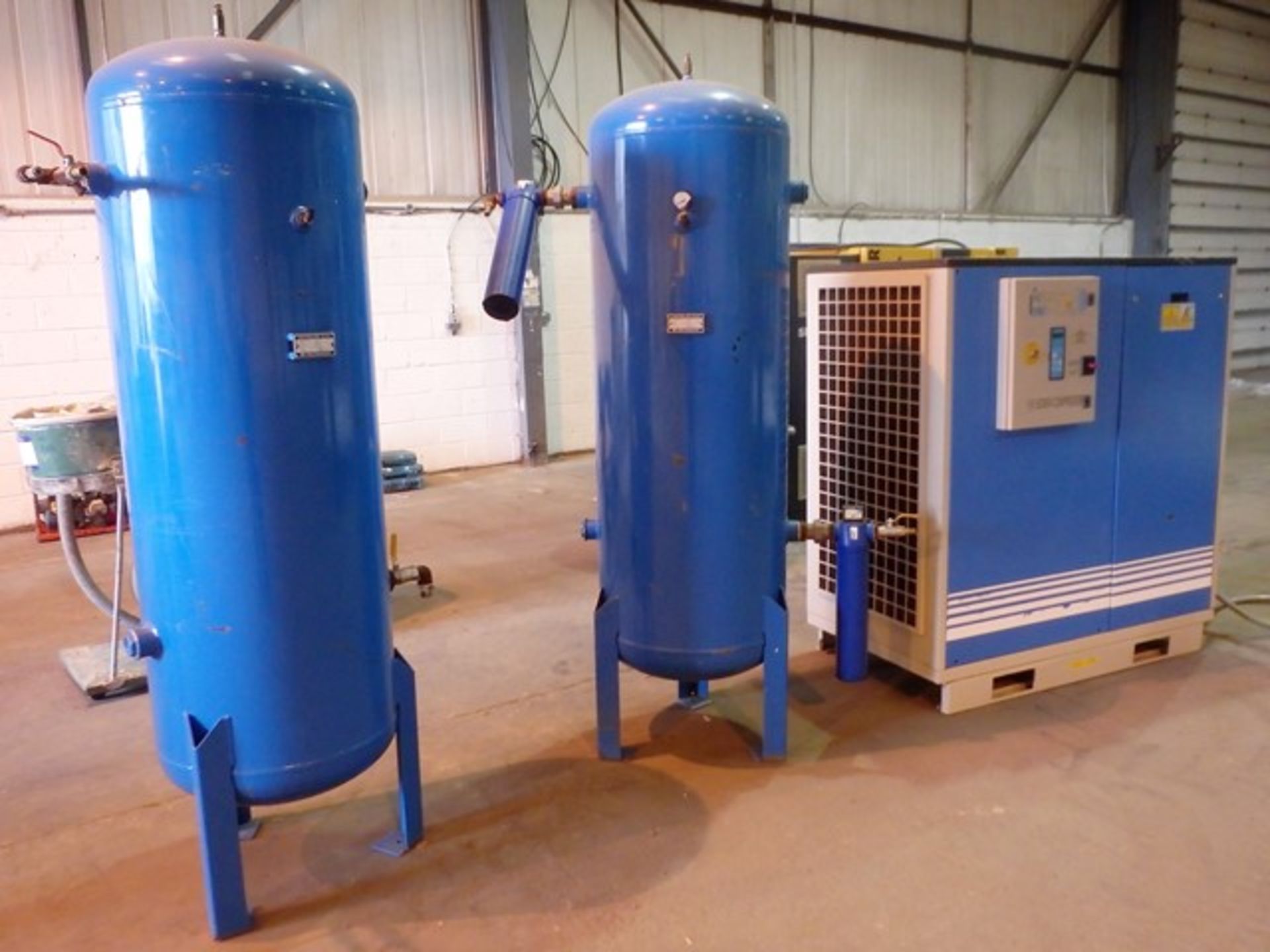 2007 SCREW COMPRESSOR MODEL VE3708CSE06 C/W 2 AIR TANKS.**DUE TO BUSINESS RE-ORGANISATION** - Image 2 of 8