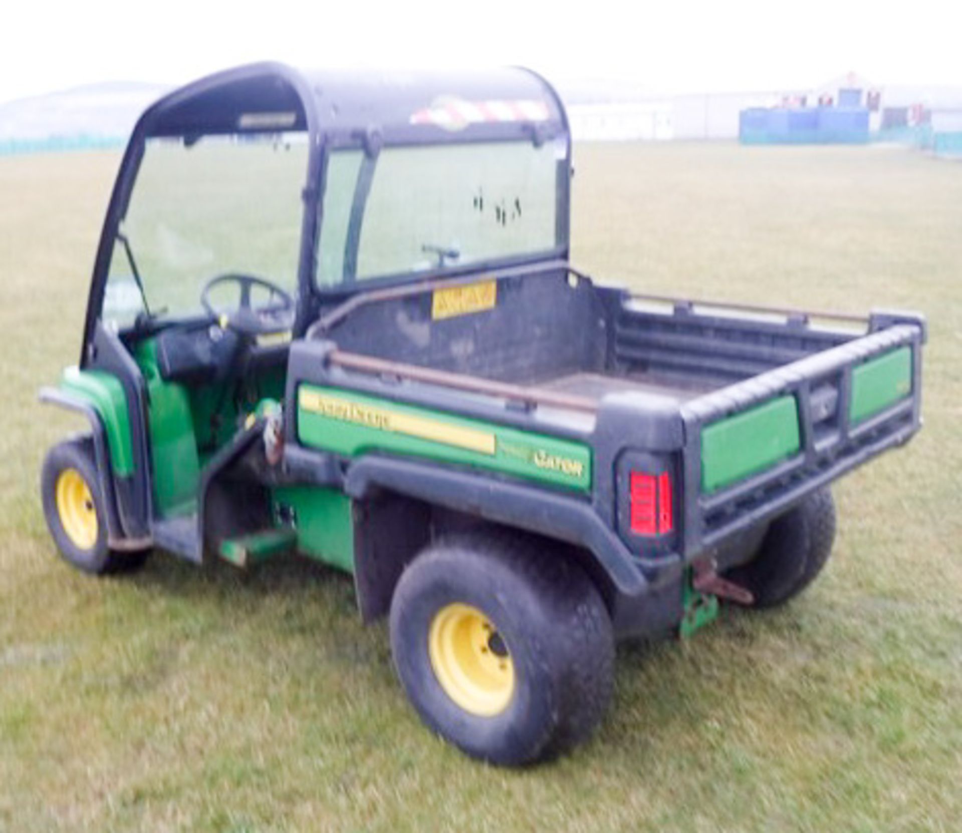 2013 JOHN DEERE E GATOR, S/N 06297, TWIN AXLES, 563HRS (NOT VERIFIED), MANUAL TIPPER - Image 11 of 13