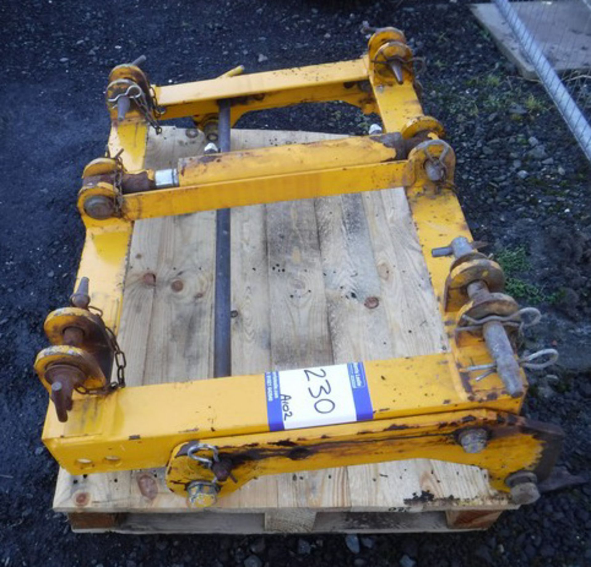 SNOW PLOUGH MOUNTING FRAME FOR ATTACHING PLOUGH TO LORRY - Image 2 of 2