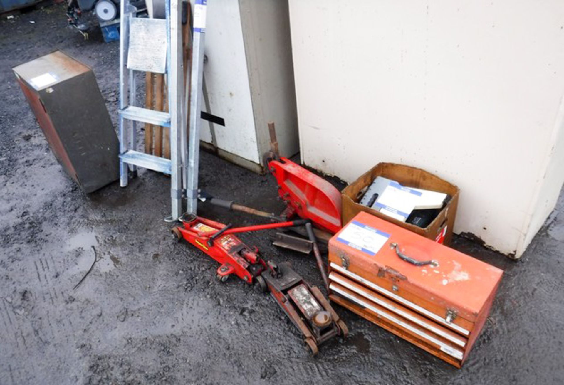 MIXED LOT OF STORAGE CABINETS, DOUBLE LOCKERS, TOOL BOX & CABINET, CAR RAMPS, TROLLEY JACKS, - Image 2 of 3