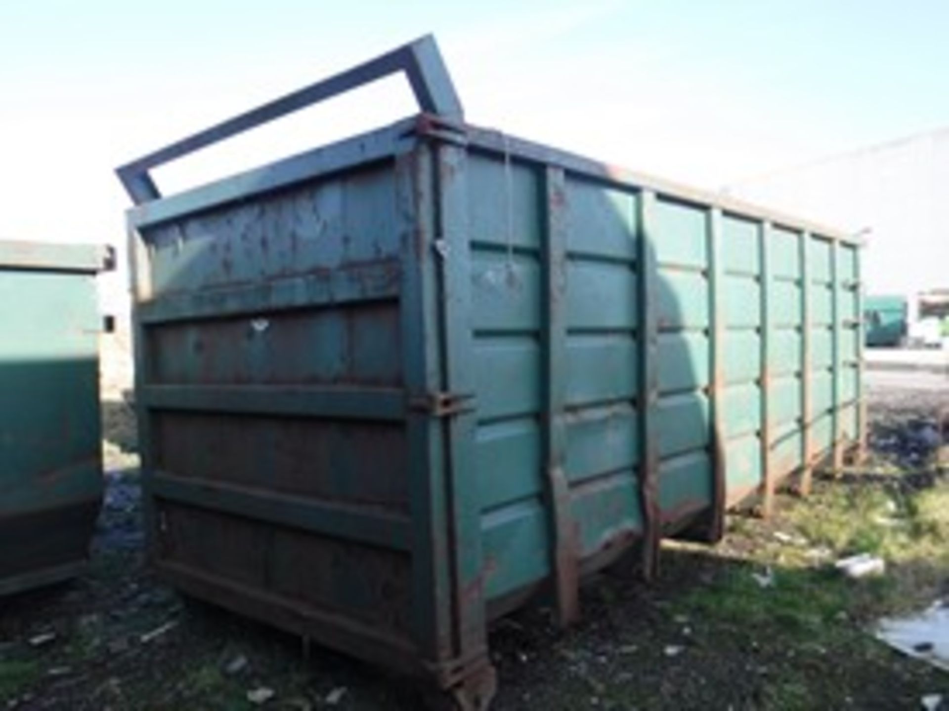 OPEN TOP SKIP. REAR DOOR HINGED AT RHS.ACCESS LADDER AT RHS MANUFACTURED BY SKIP UNITS W2400 H 2350 - Image 2 of 2