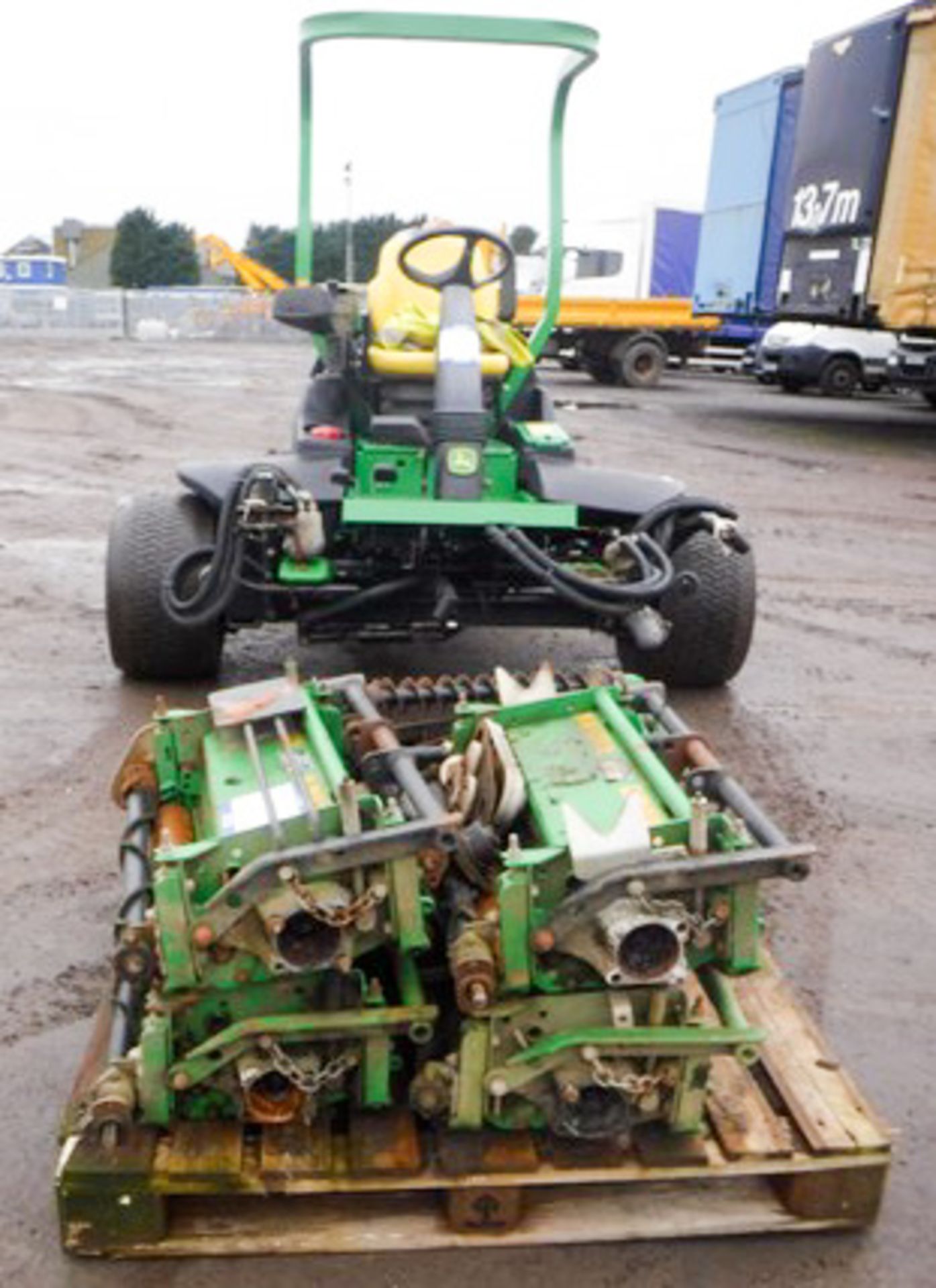 JOHN DEERE 8700, S/N TC8700X010348, TWIN AXLE, 1368HRS (NOT VERIFIED) & UNITS ON A PALLET - Image 3 of 11